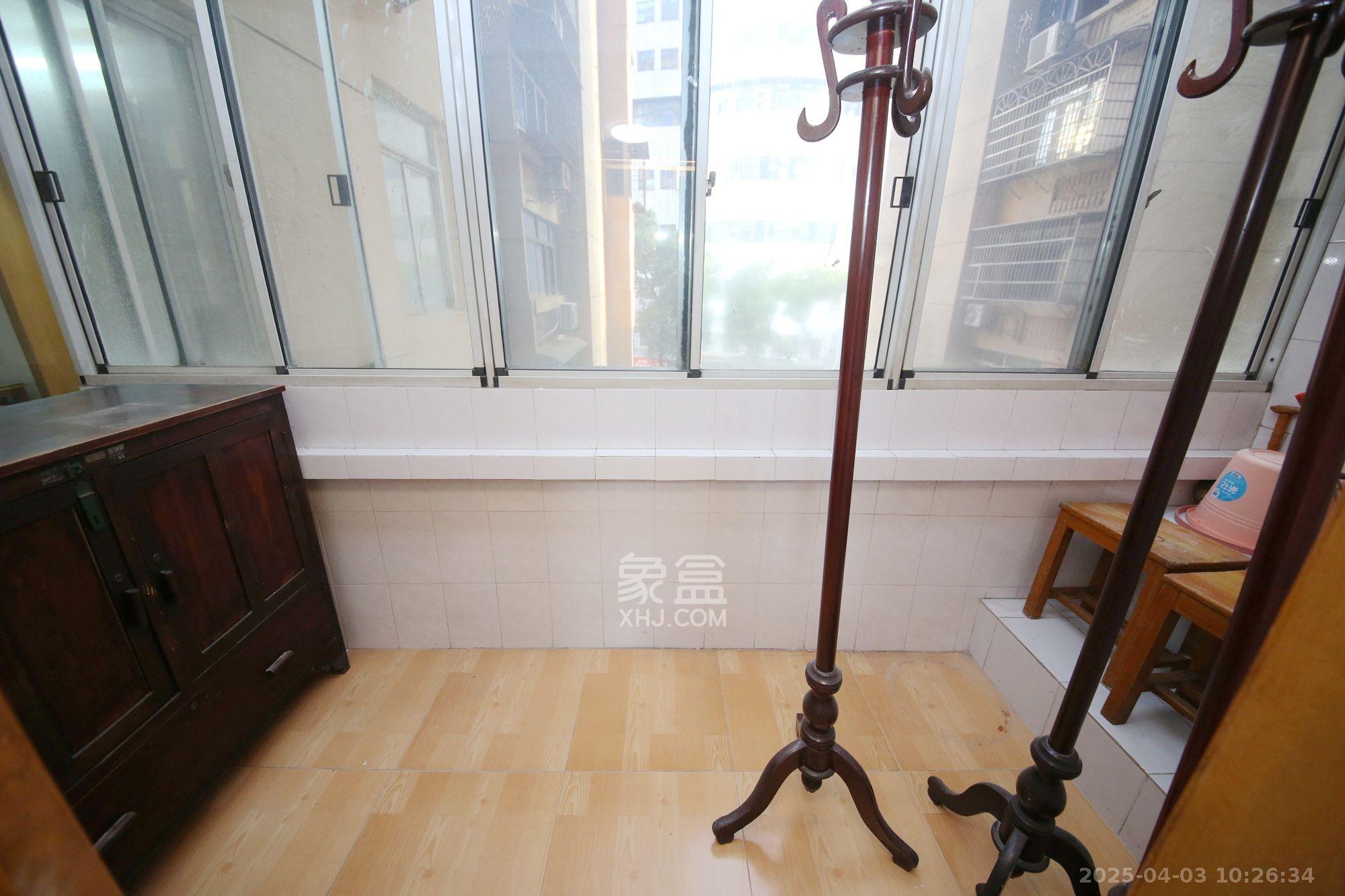 省政府五所 3室1厅1卫 3700.0元/月 省政府五所 3室1厅1卫 3700.0元/月室内图