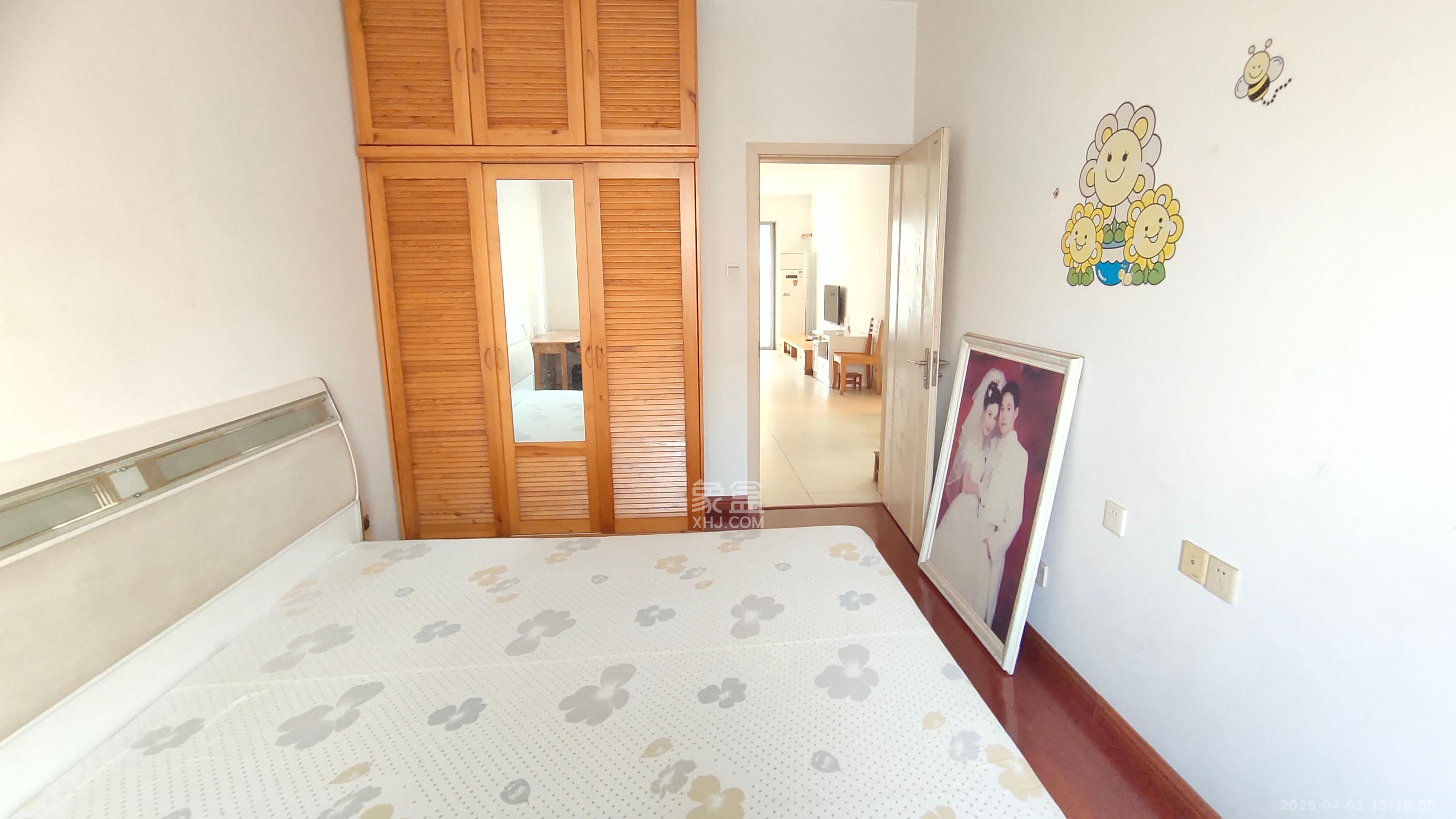 阳光100二期  2室2厅1卫   2400.00元/月室内图