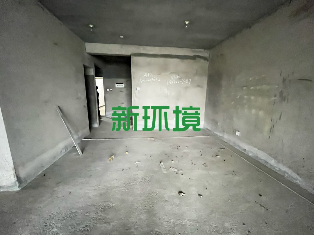 南门口安置小区  3室2厅2卫   76.80万客厅