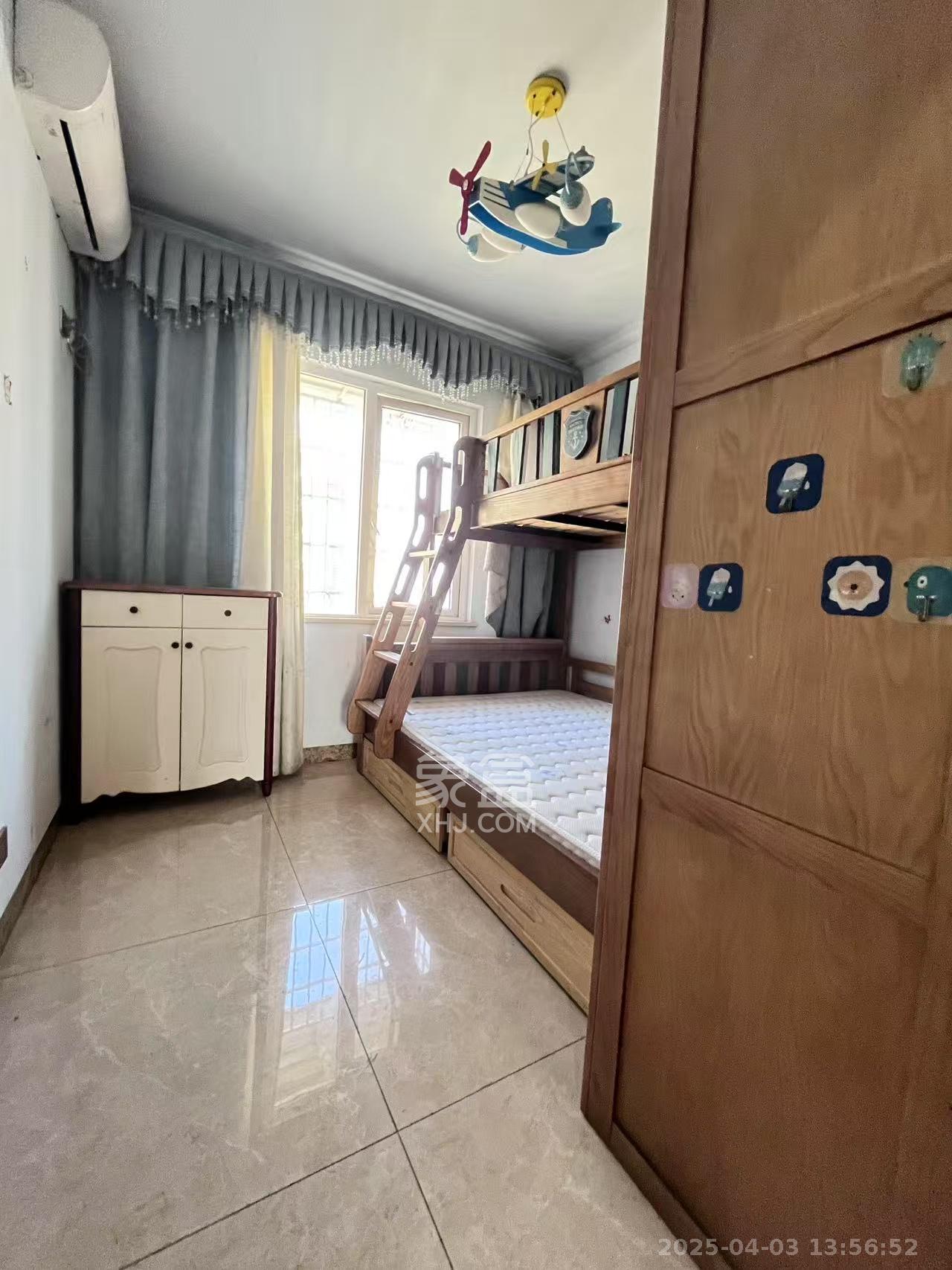 荷韵园 3室2厅1卫 2200.0元/月 荷韵园 3室2厅1卫 2200.0元/月室内图