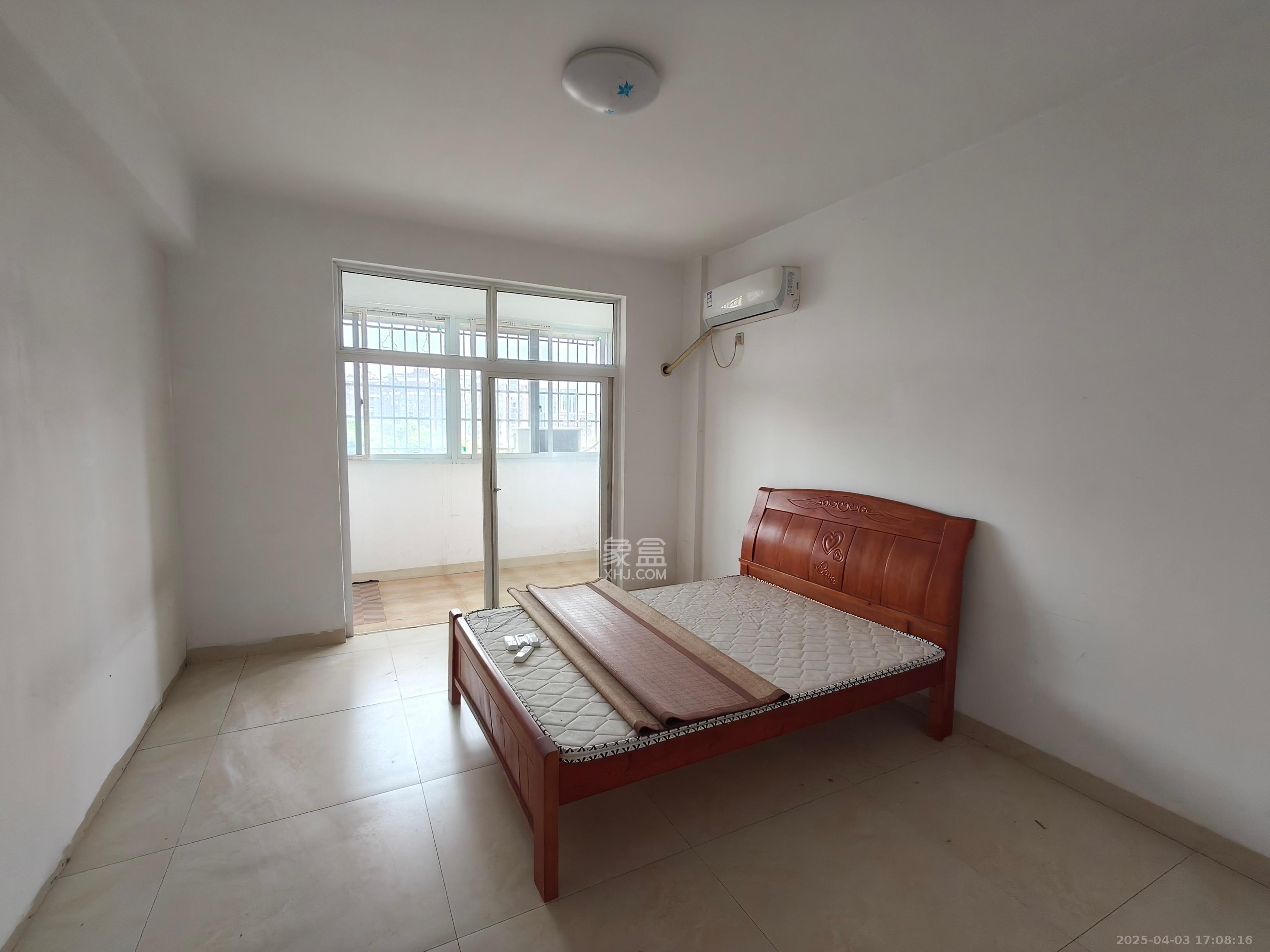 景荣华苑 4室2厅2卫 2600.0元/月 景荣华苑 4室2厅2卫 2600.0元/月室内图