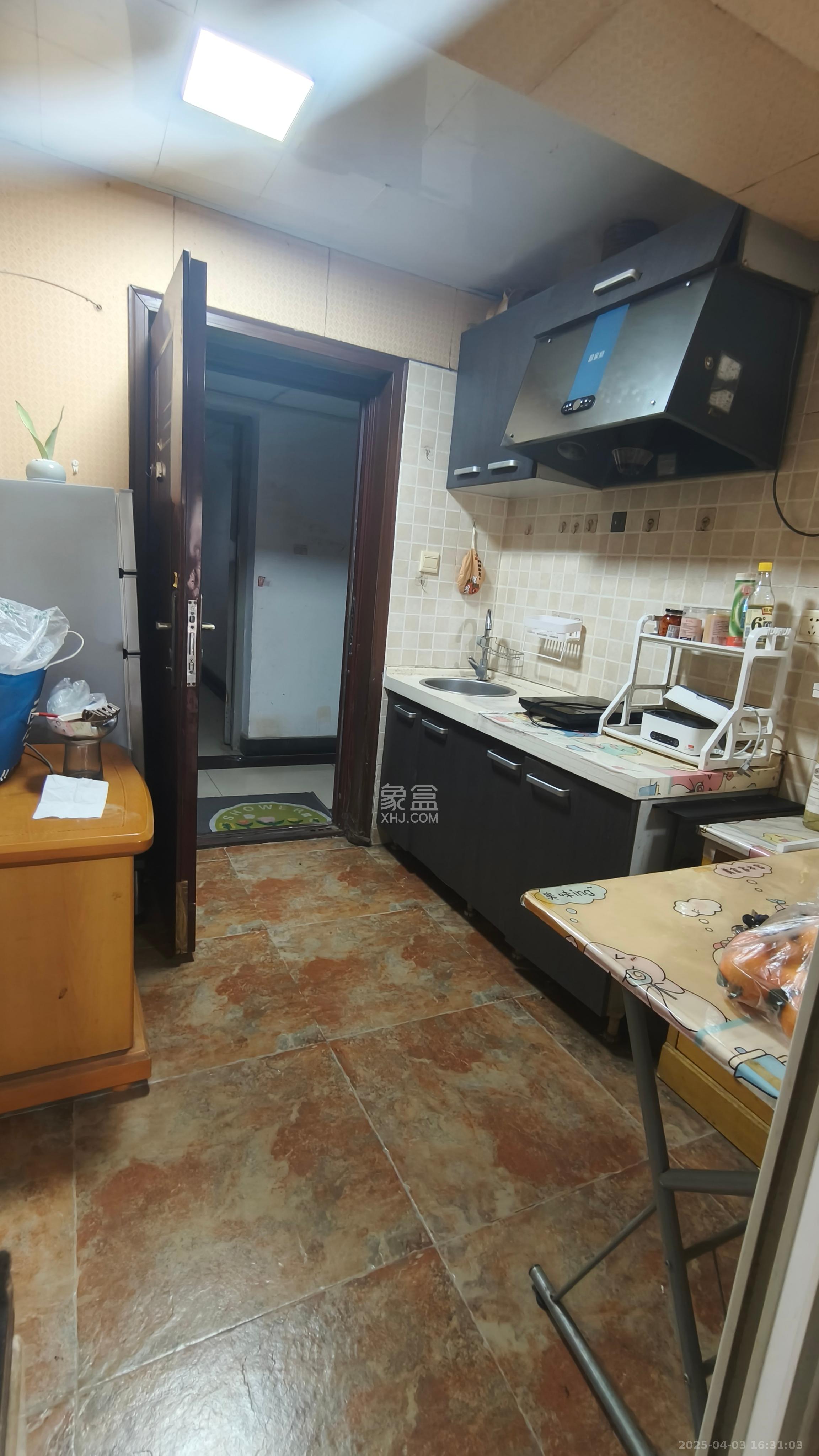 中盛小家碧寓  1室1厅1卫   1300.00元/月室内图