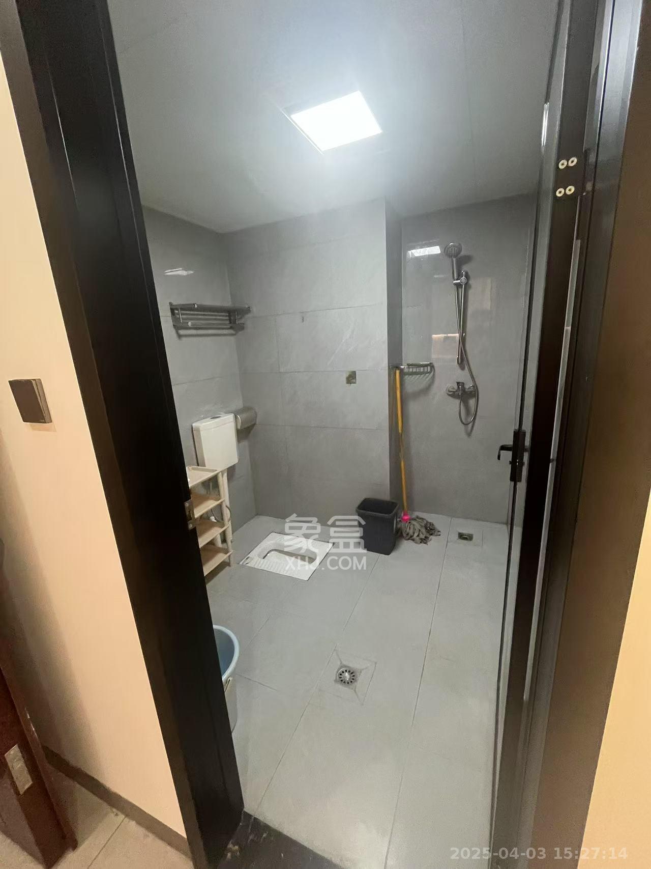中建嘉和城  1室1厅1卫    1700.0元/月室内图