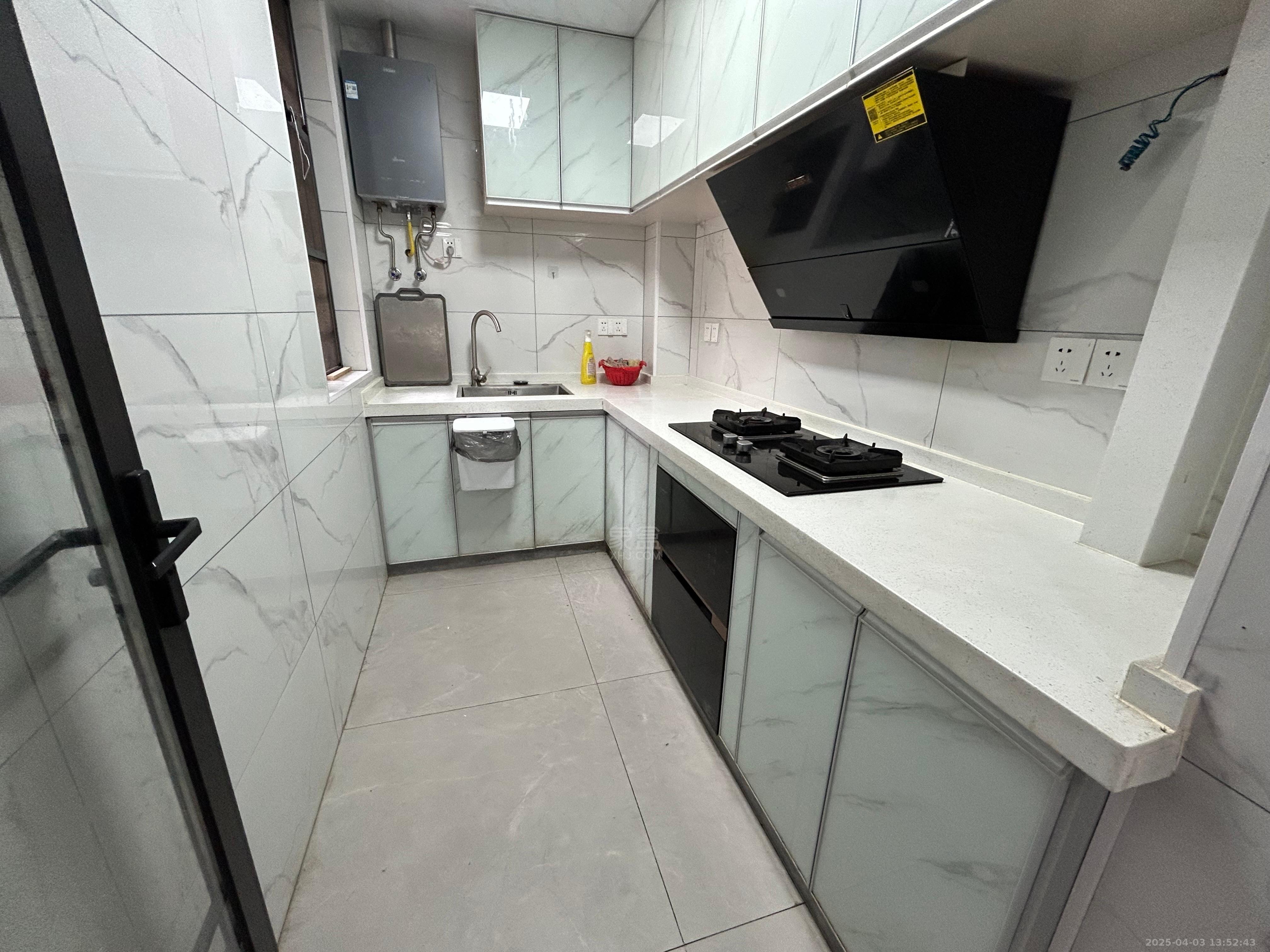 中建江湾壹号 3室2厅1卫 2300.0元/月 中建江湾壹号 3室2厅1卫 2300.0元/月室内图