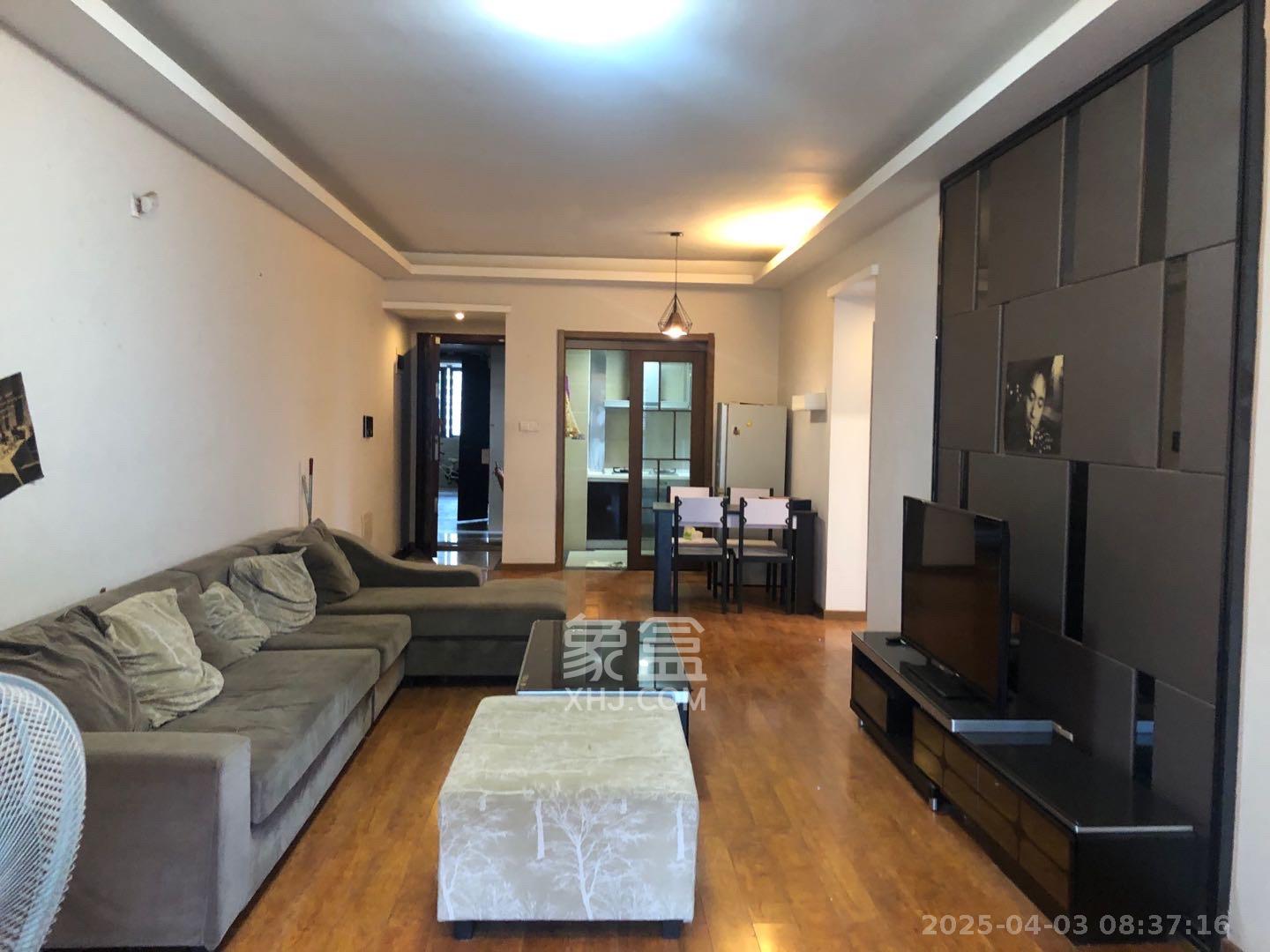 藏珑湖上国际花园 3室2厅2卫 2700.0元/月 藏珑湖上国际花园 3室2厅2卫 2700.0元/月室内图