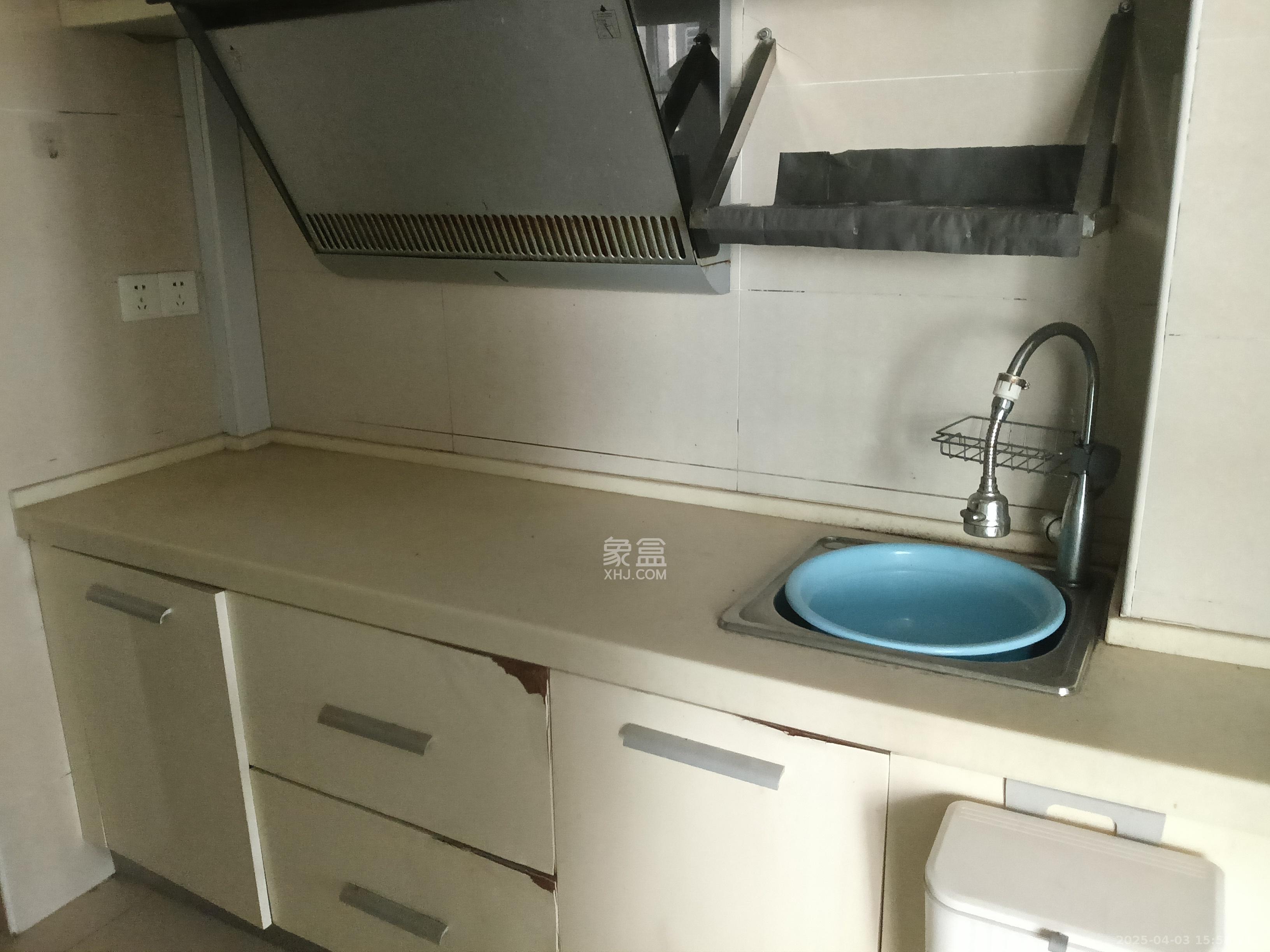 天心华庭 1室0厅0卫 2200.0元/月 天心华庭 1室0厅0卫 2200.0元/月室内图