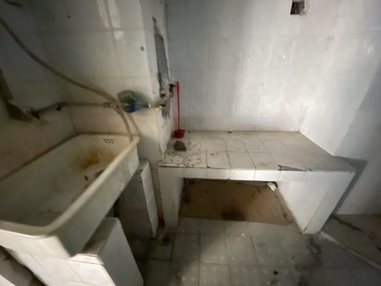 港苑小区  3室2厅1卫   2000.00元/月室内图