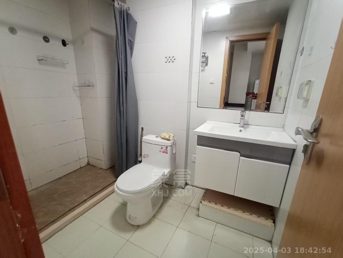 山水国际  1室1厅1卫    1200.0元/月 山水国际  1室1厅1卫    1200.0元/月室内图