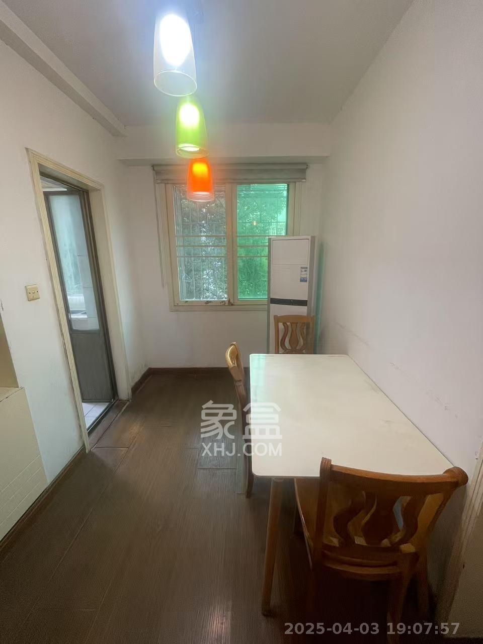 马王堆陶瓷建材新城  1室2厅1卫   1900.00元/月室内图