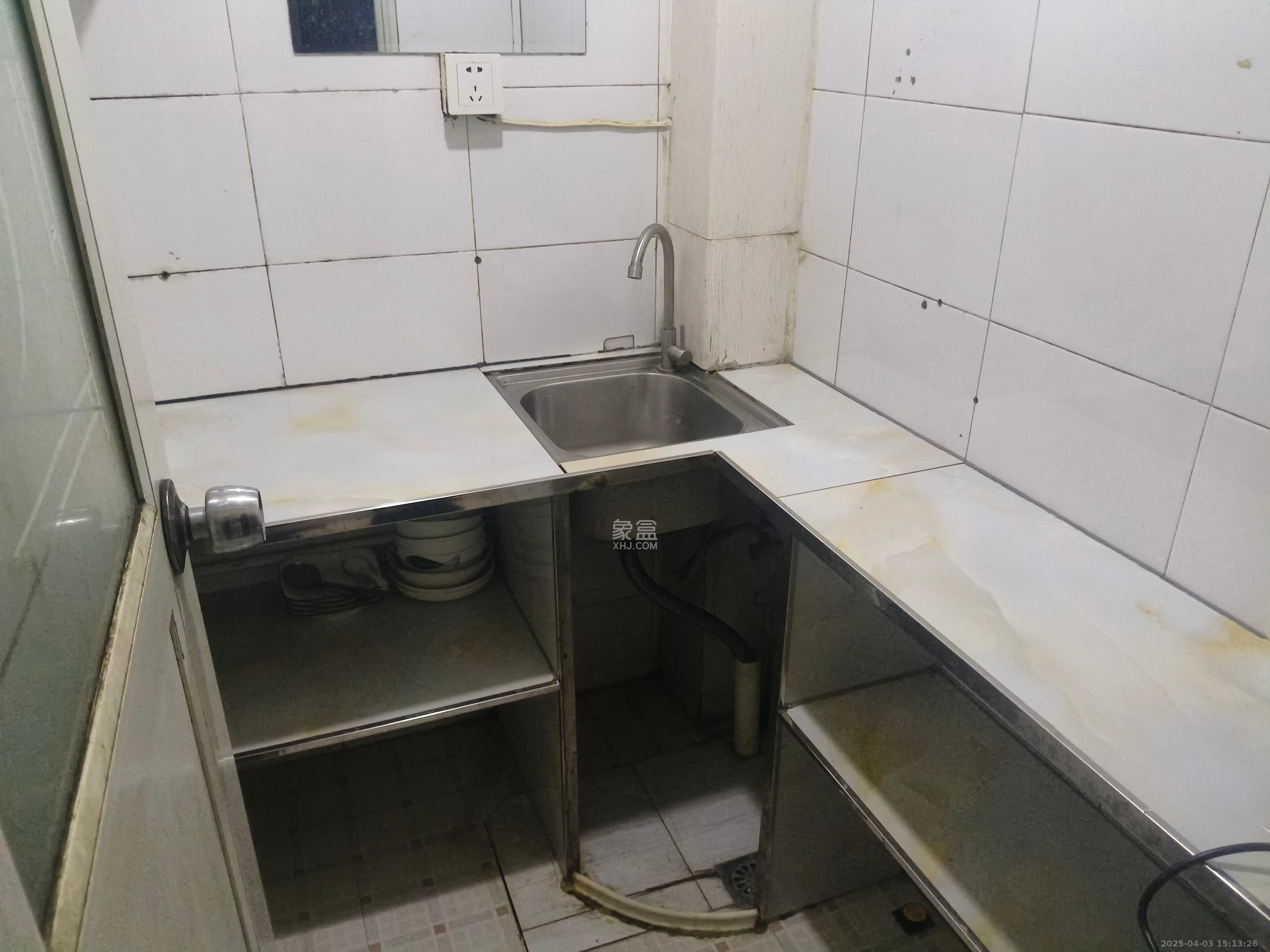 南沙井散盘 1室1厅1卫 1400.0元/月 南沙井散盘 1室1厅1卫 1400.0元/月室内图