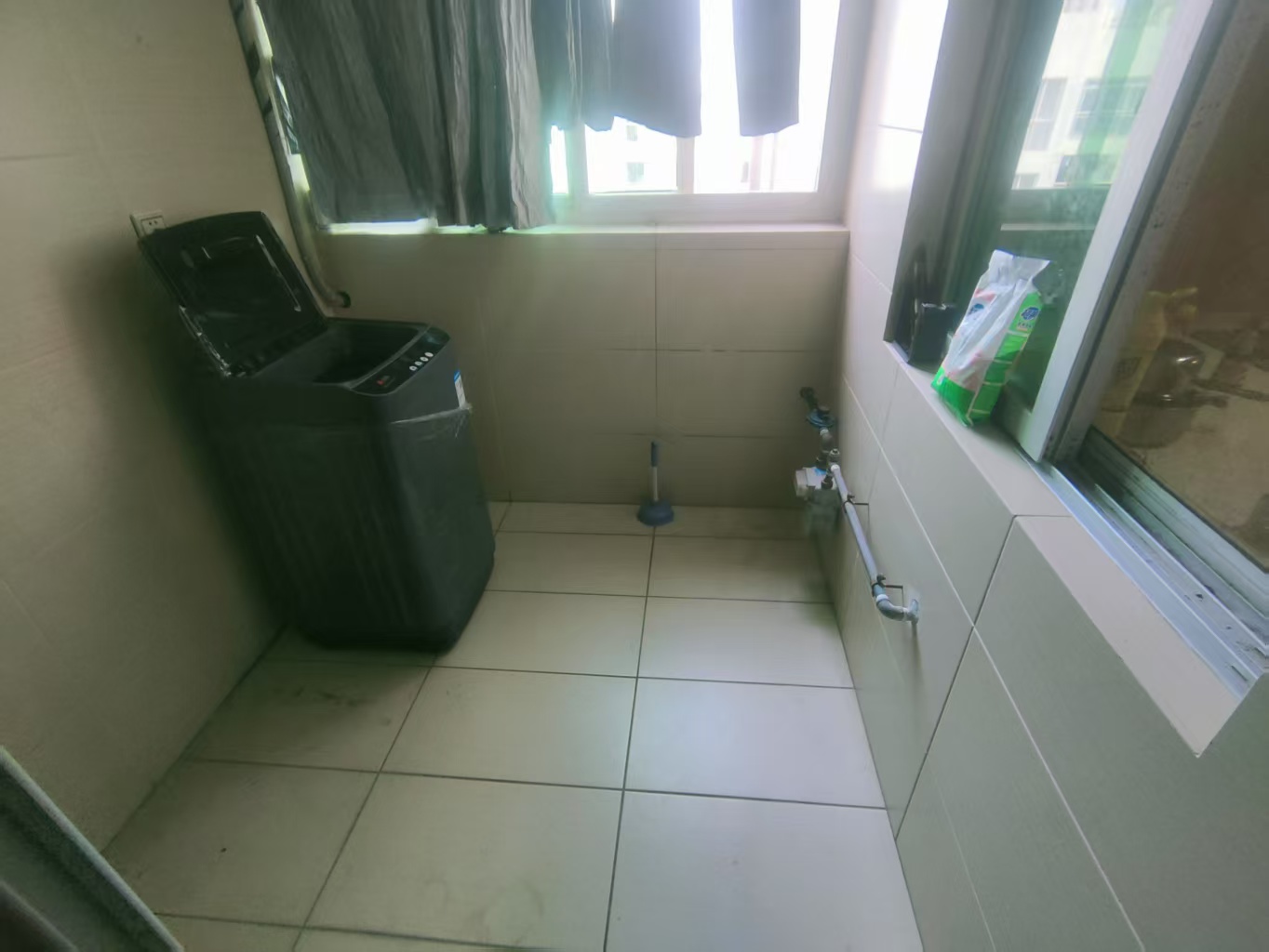 德意雅苑 3室2厅2卫 3500.0元/月 德意雅苑 3室2厅2卫 3500.0元/月室内图