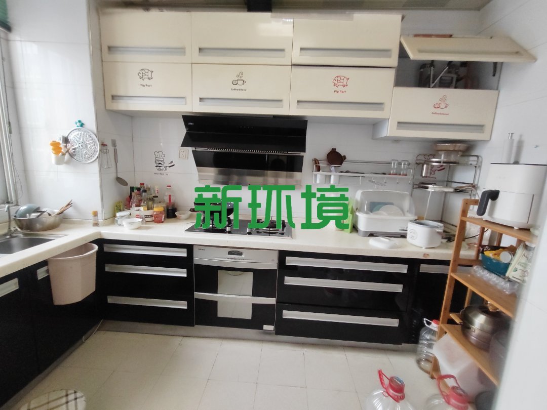 东城首座  1室0厅0卫   66.80万客厅