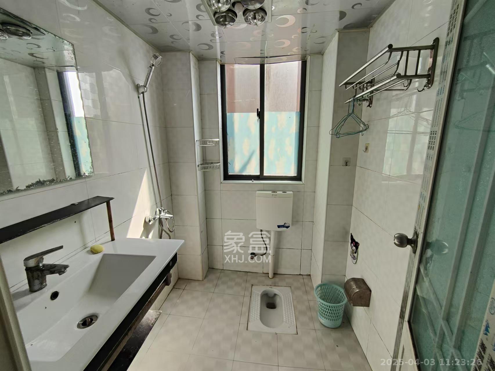 鑫远湘府华城  2室2厅1卫    2000.0元/月室内图