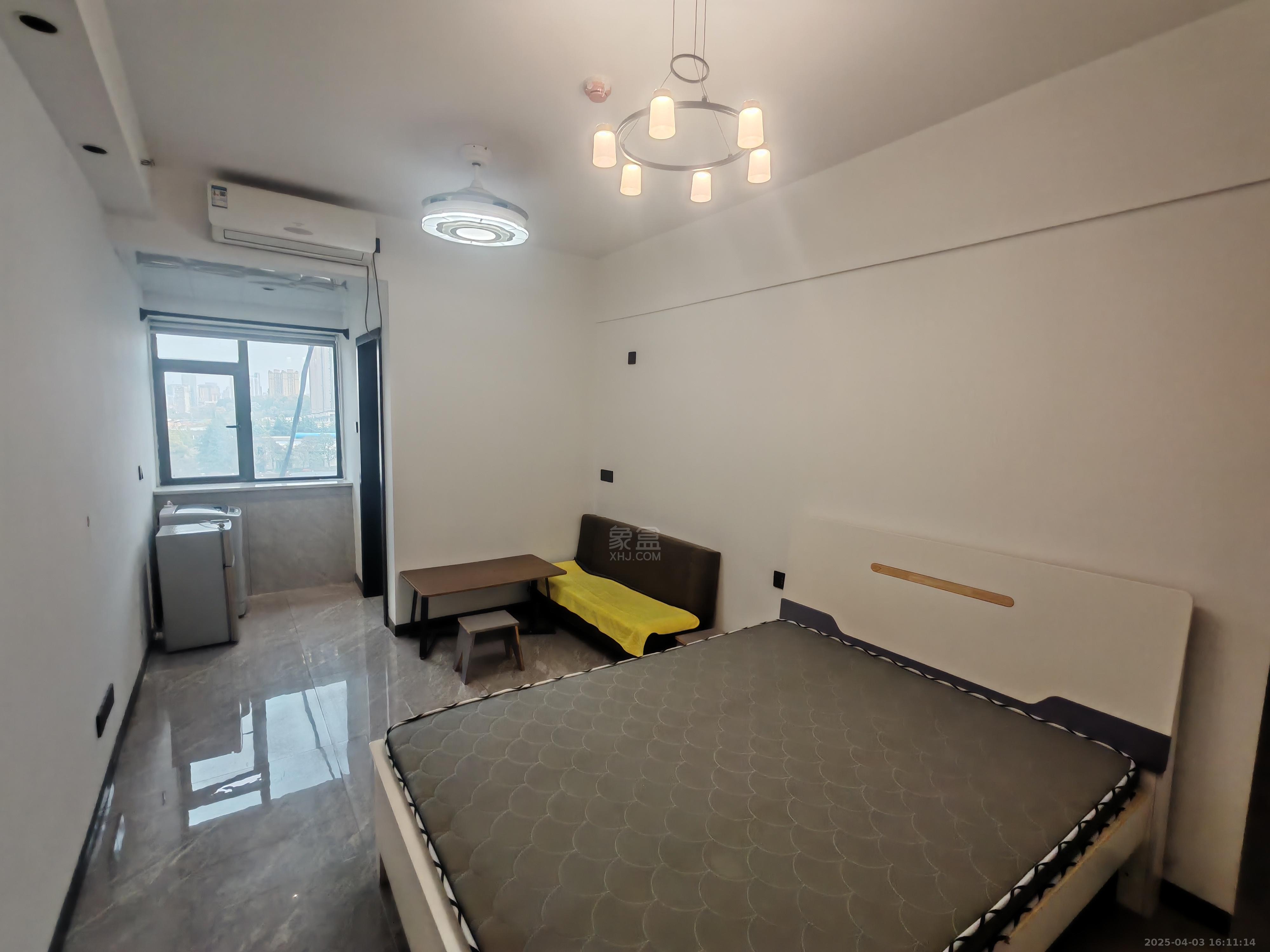 和顺天河广场(型格广场)  1室1厅1卫    1200.0元/月 和顺天河广场(型格广场)  1室1厅1卫    1200.0元/月室内图