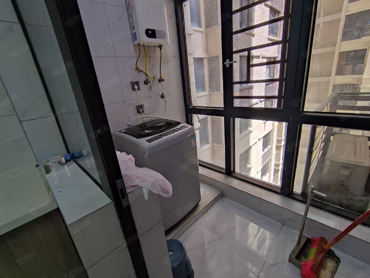 美的梧桐庄园 3室2厅2卫 2800.0元/月 美的梧桐庄园 3室2厅2卫 2800.0元/月室内图