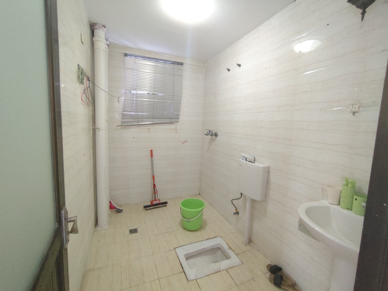 滨涯小区一期(滨涯村一区)  3室2厅1卫    2000.0元/月 滨涯小区一期(滨涯村一区)  3室2厅1卫    2000.0元/月室内图