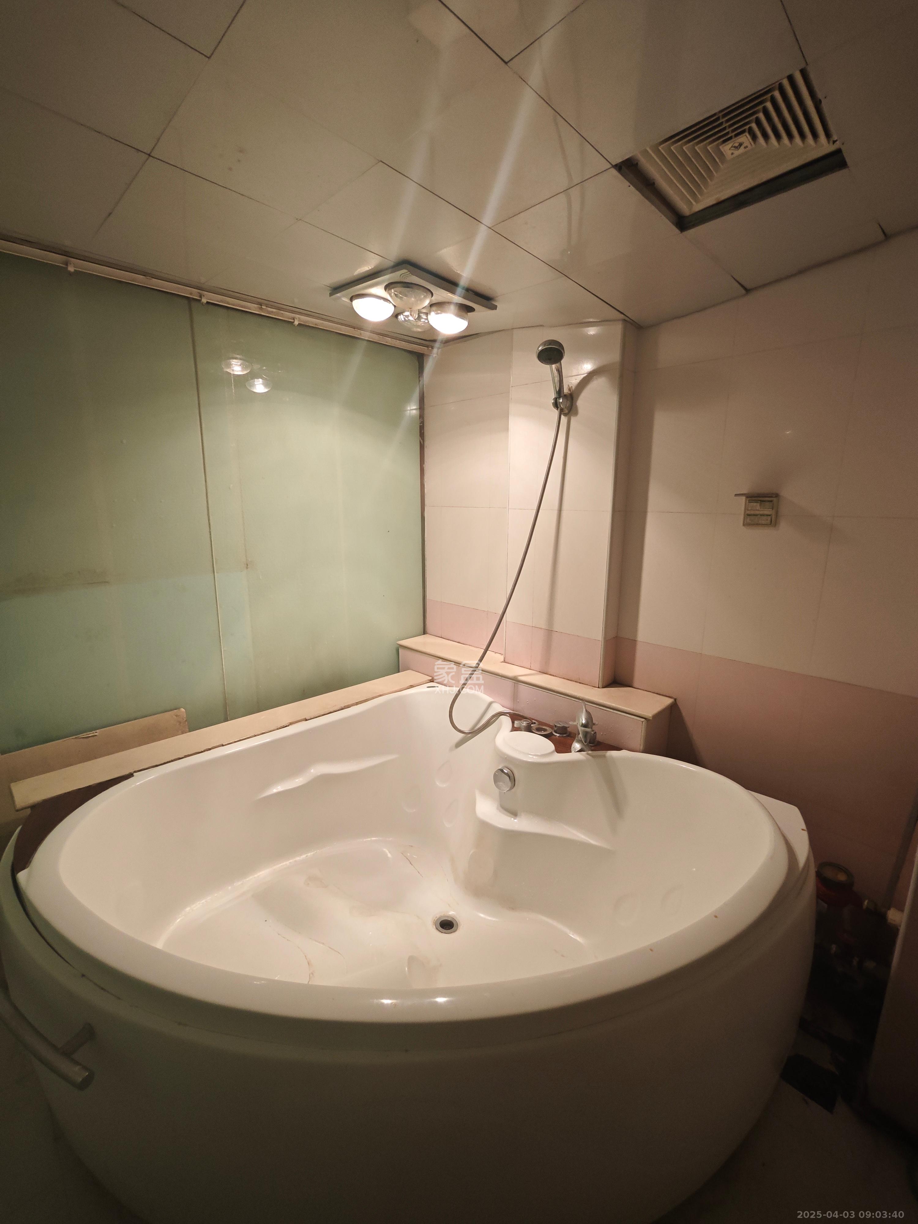 2076至高点 0室1厅1卫 1100.0元/月 2076至高点 0室1厅1卫 1100.0元/月室内图