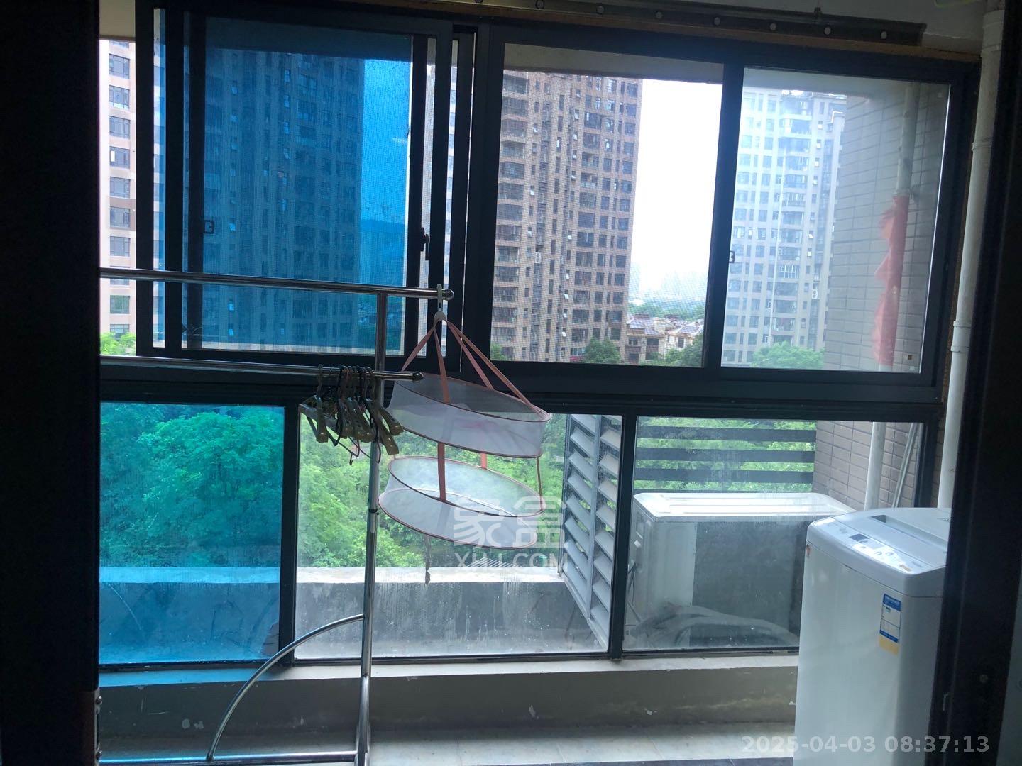 藏珑湖上国际花园 3室2厅2卫 2700.0元/月 藏珑湖上国际花园 3室2厅2卫 2700.0元/月室内图