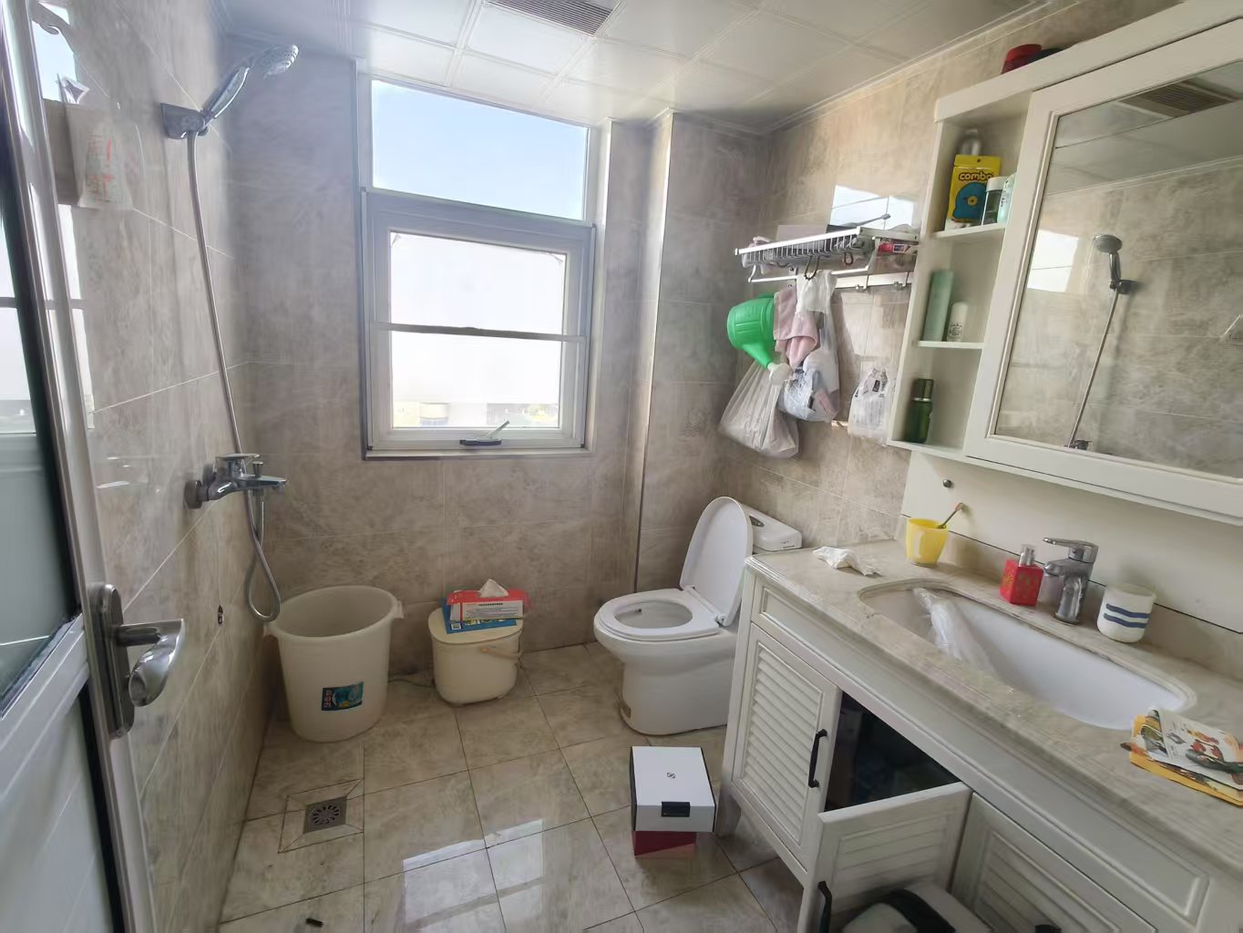 福泽大厦 4室2厅2卫 1800.0元/月 福泽大厦 4室2厅2卫 1800.0元/月室内图