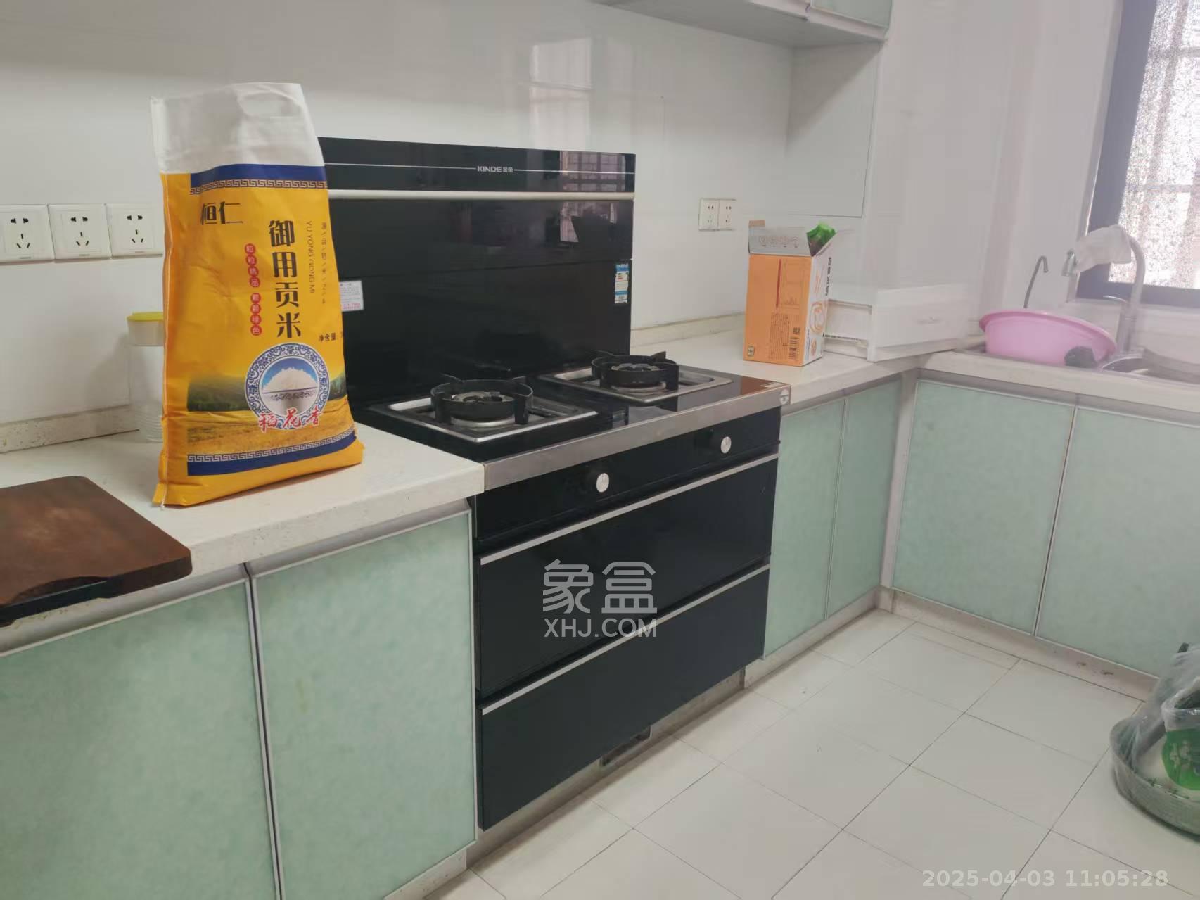 翰林居 3室2厅2卫 2200.0元/月 翰林居 3室2厅2卫 2200.0元/月室内图