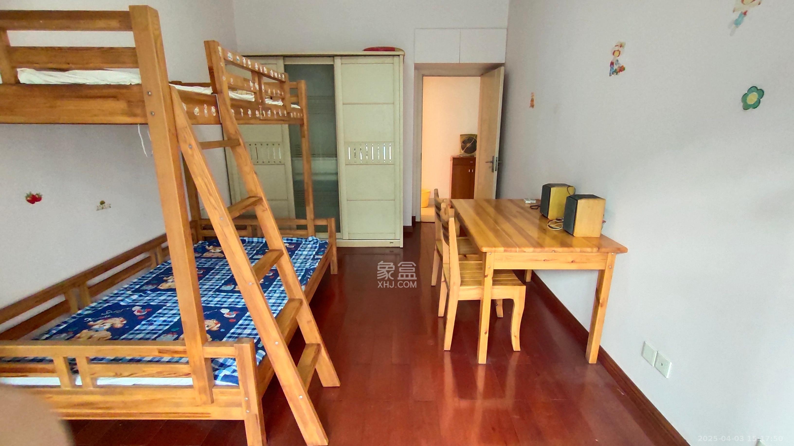 阳光100二期  2室2厅1卫   2400.00元/月室内图