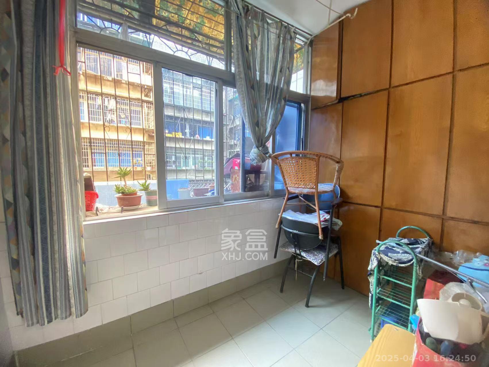 东进小区  1室0厅0卫    1200.0元/月 东进小区  1室0厅0卫    1200.0元/月室内图