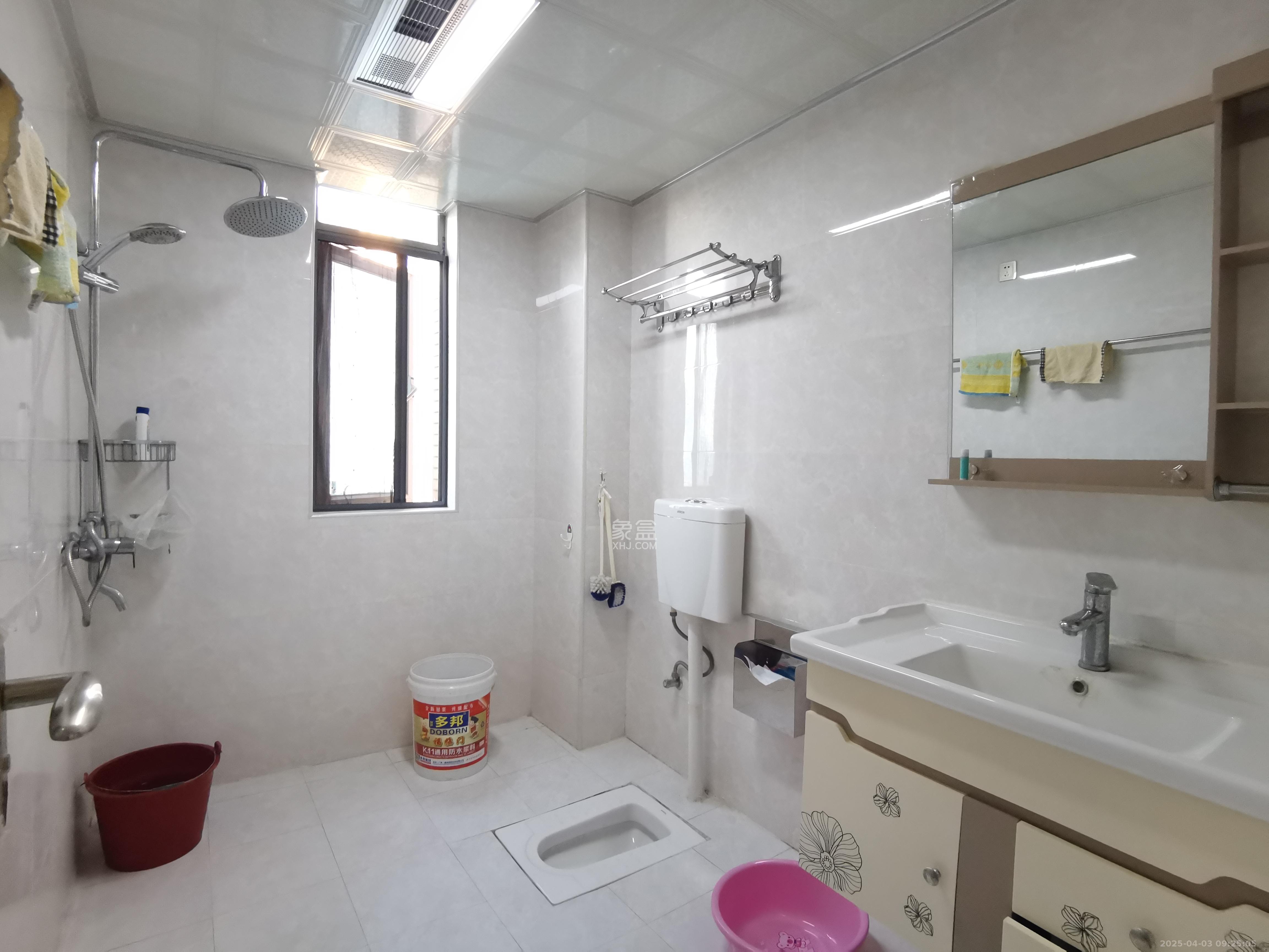 新城新世界一二三期 3室2厅2卫 3500.0元/月 新城新世界一二三期 3室2厅2卫 3500.0元/月室内图