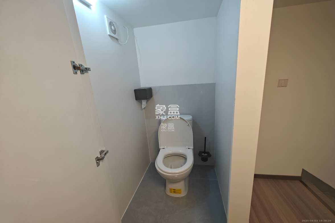 映客龙湖璟翠公馆(映客龙湖璟翠中心) 2室1厅2卫 2400.0元/月 映客龙湖璟翠公馆(映客龙湖璟翠中心) 2室1厅2卫 2400.0元/月室内图