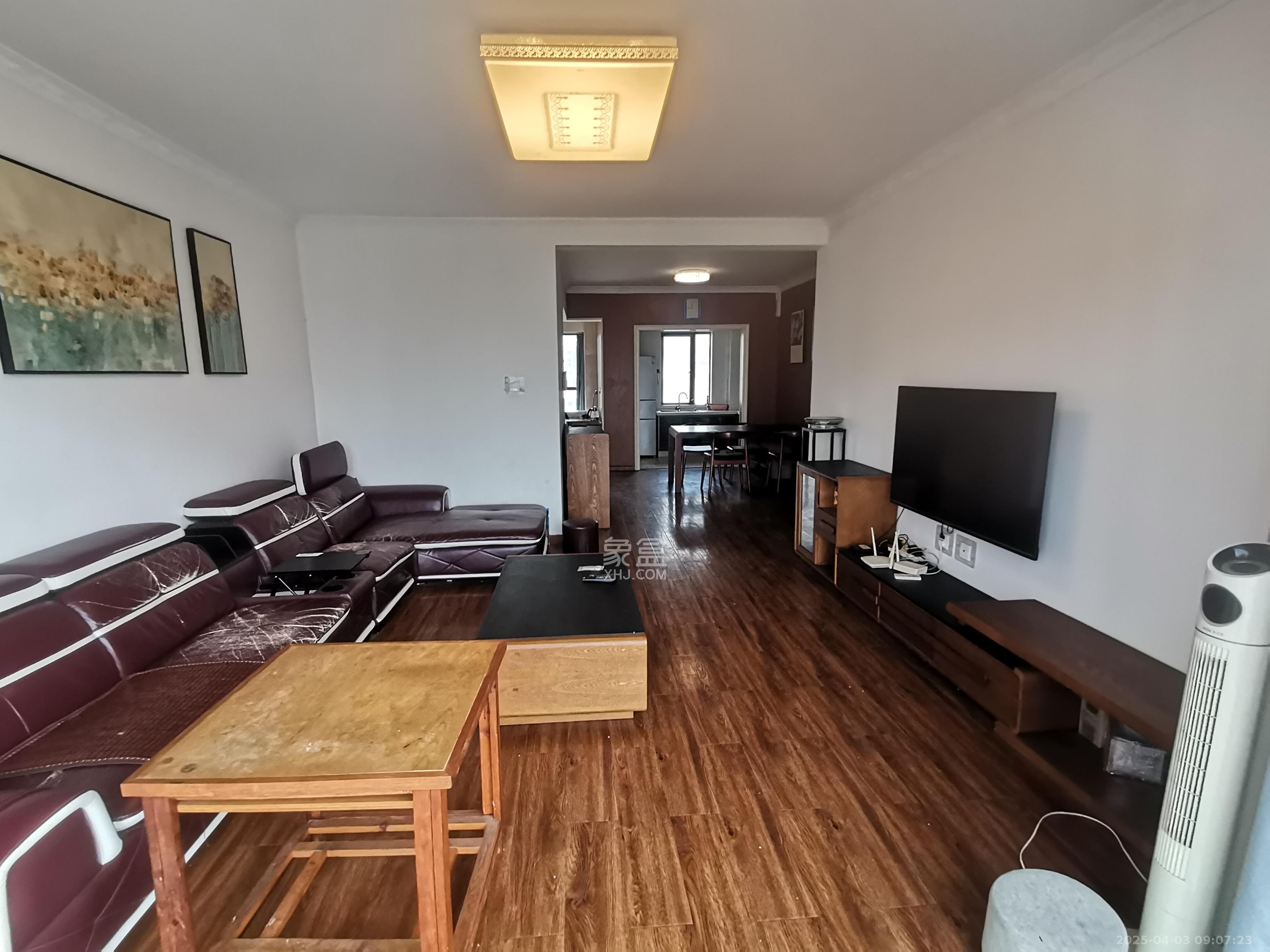 嘉宇盛世华章 3室2厅2卫 2600.0元/月 嘉宇盛世华章 3室2厅2卫 2600.0元/月室内图