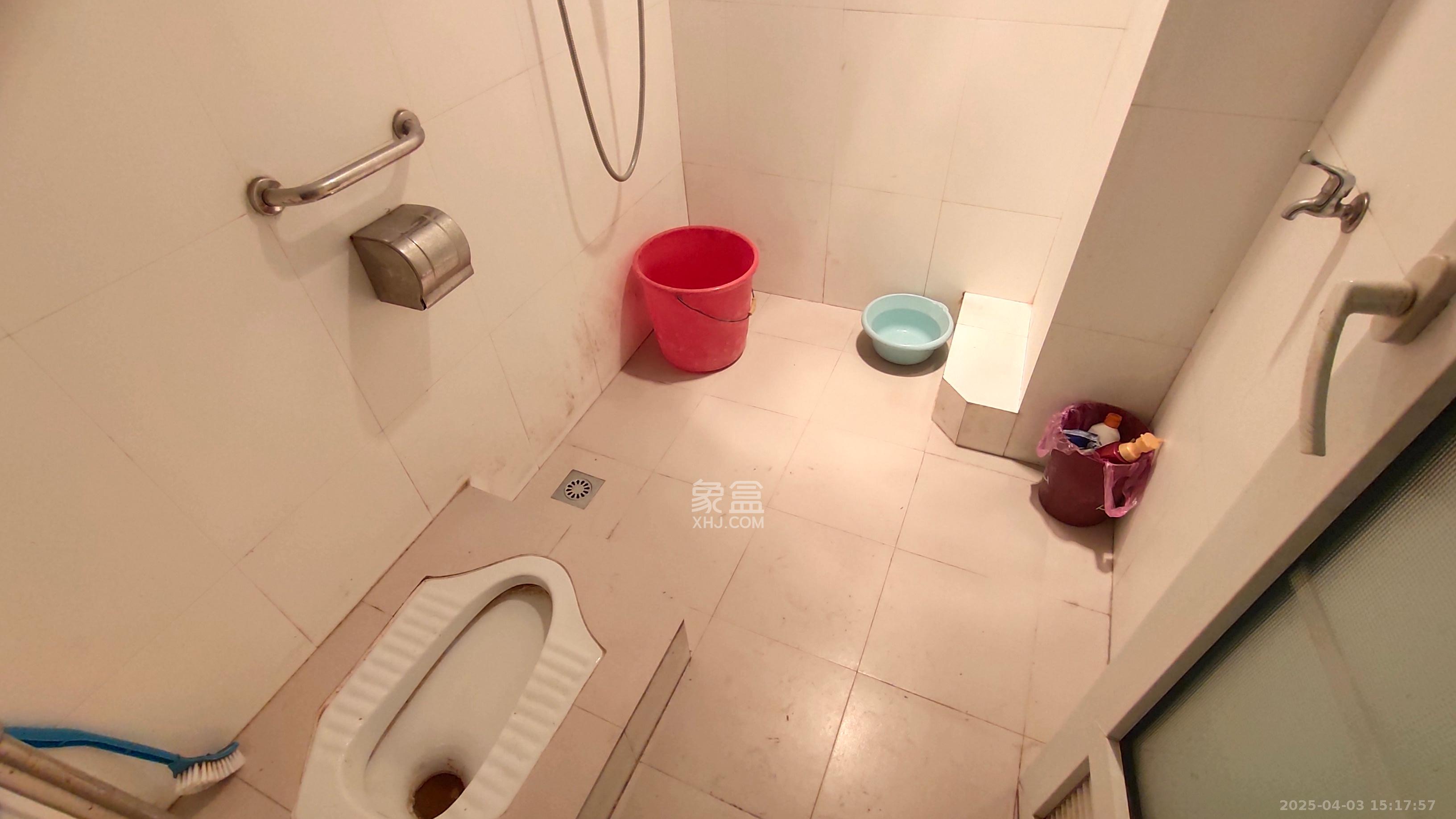 阳光100二期  2室2厅1卫   2400.00元/月室内图