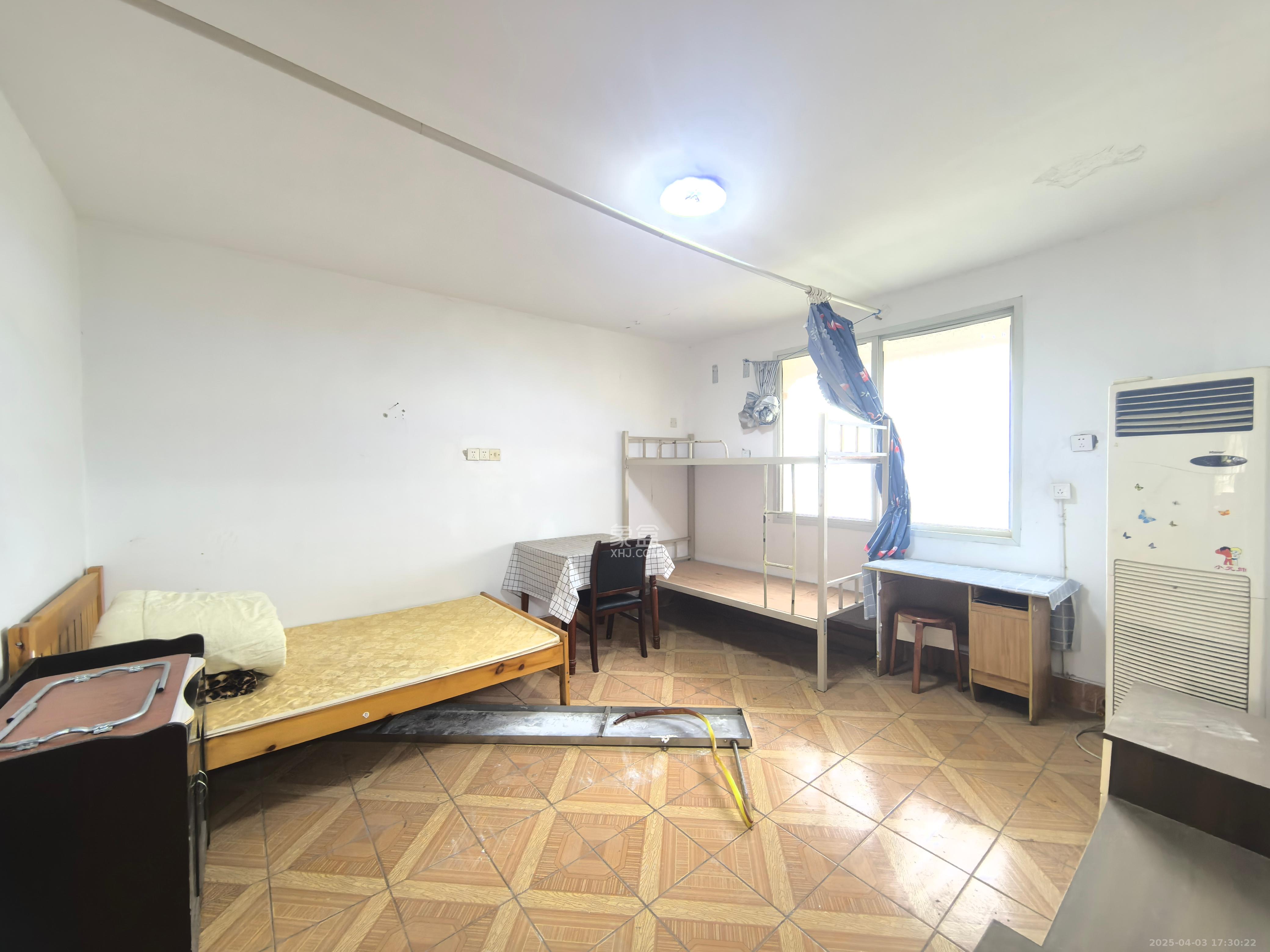 丽臣小区 2室1厅1卫 1800.0元/月 丽臣小区 2室1厅1卫 1800.0元/月室内图