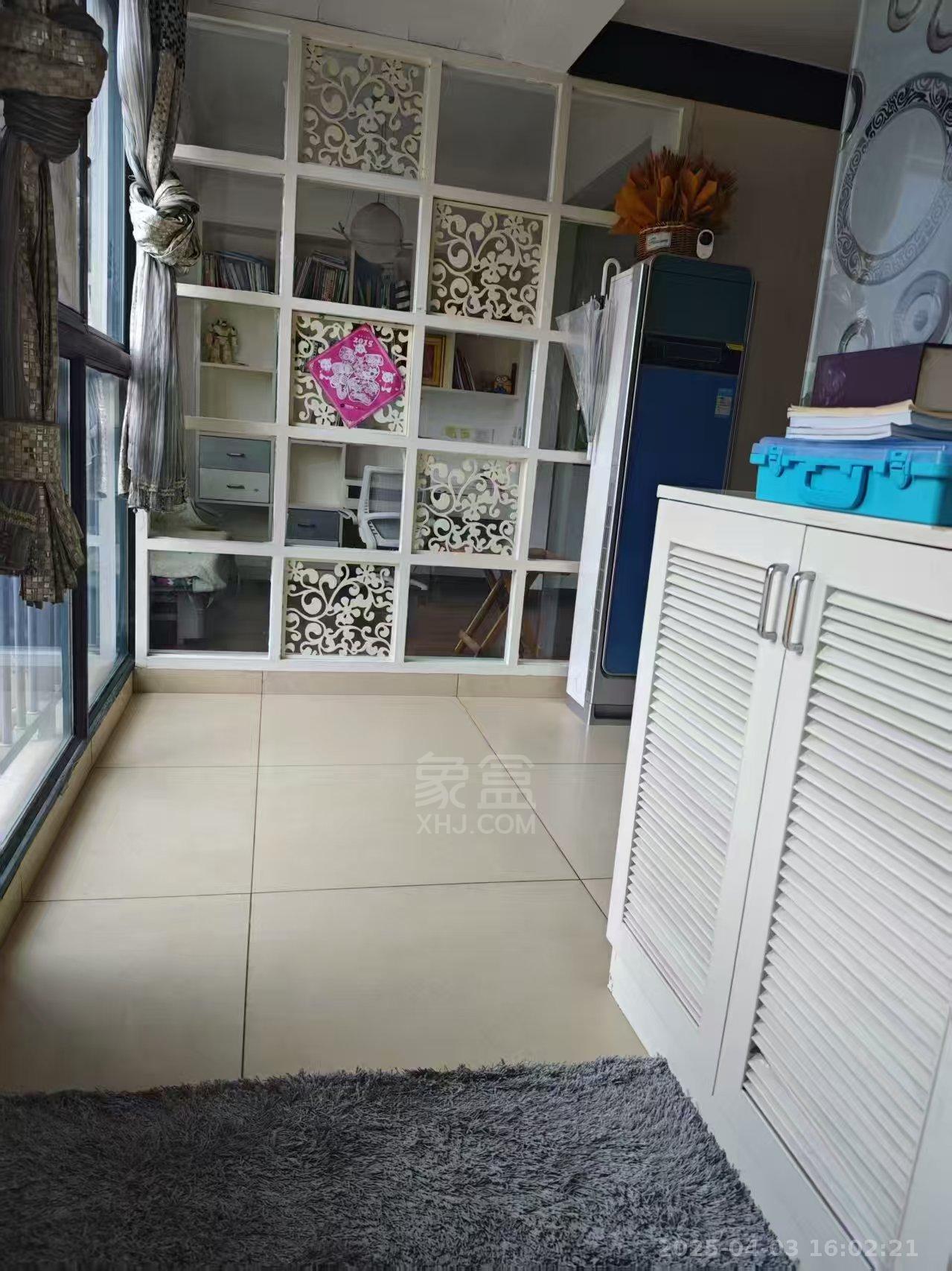 中央皇庭 2室2厅1卫 1500.0元/月 中央皇庭 2室2厅1卫 1500.0元/月室内图