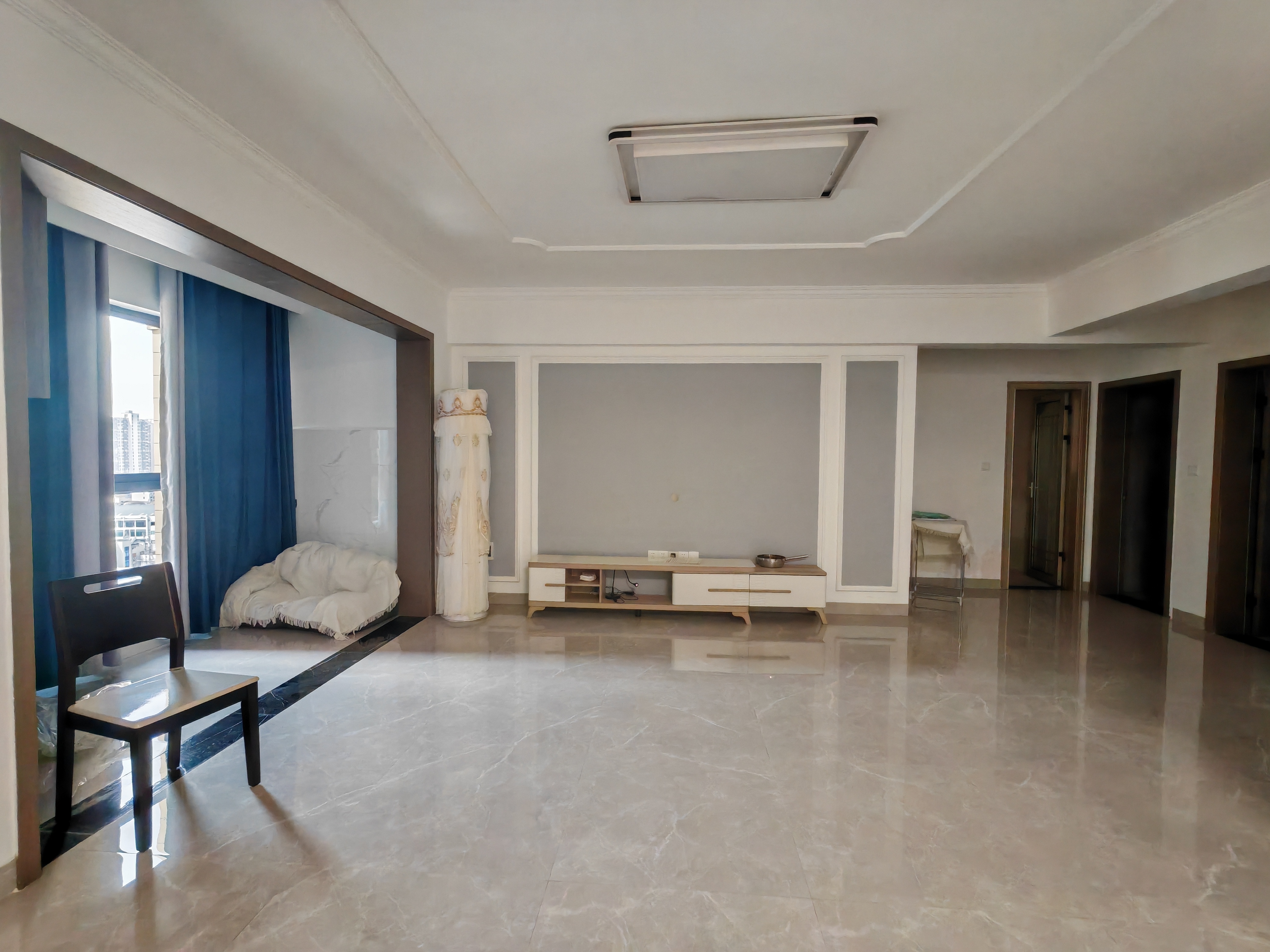 天门中央广场 4室2厅2卫 3000.0元/月 天门中央广场 4室2厅2卫 3000.0元/月室内图