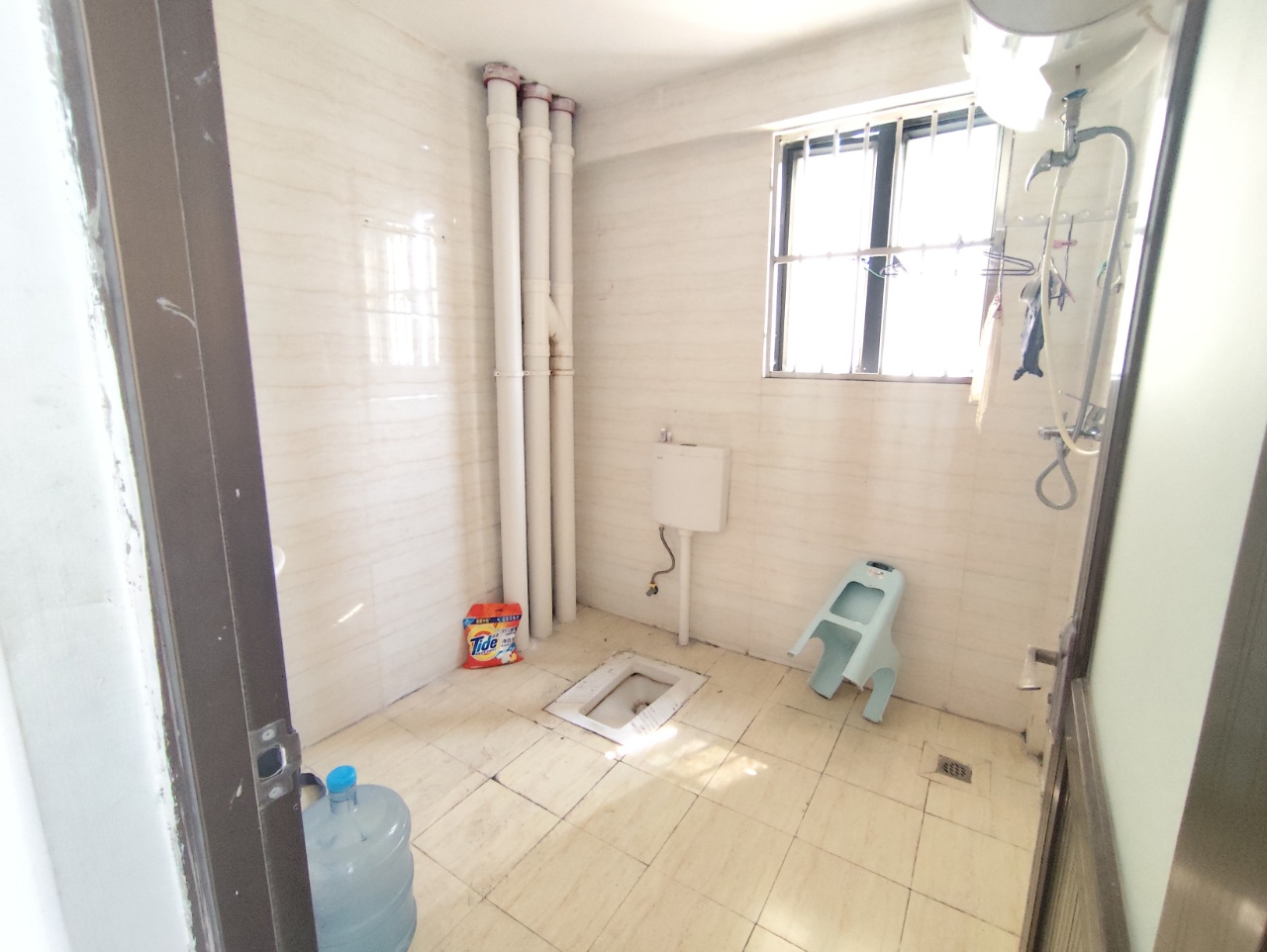 滨涯小区一期(滨涯村一区)  3室2厅1卫    2000.0元/月 滨涯小区一期(滨涯村一区)  3室2厅1卫    2000.0元/月室内图