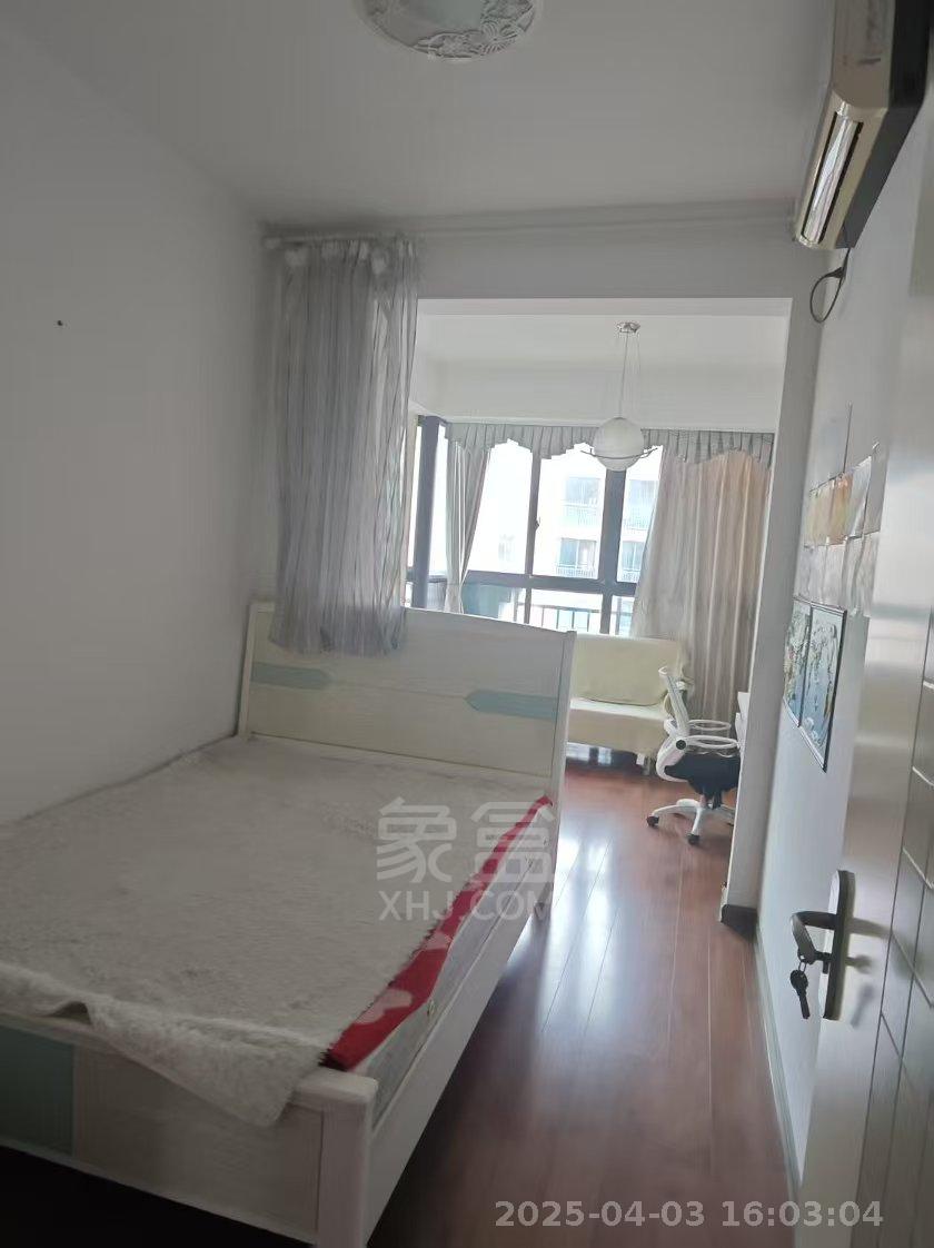 中央皇庭 2室2厅1卫 1500.0元/月 中央皇庭 2室2厅1卫 1500.0元/月室内图