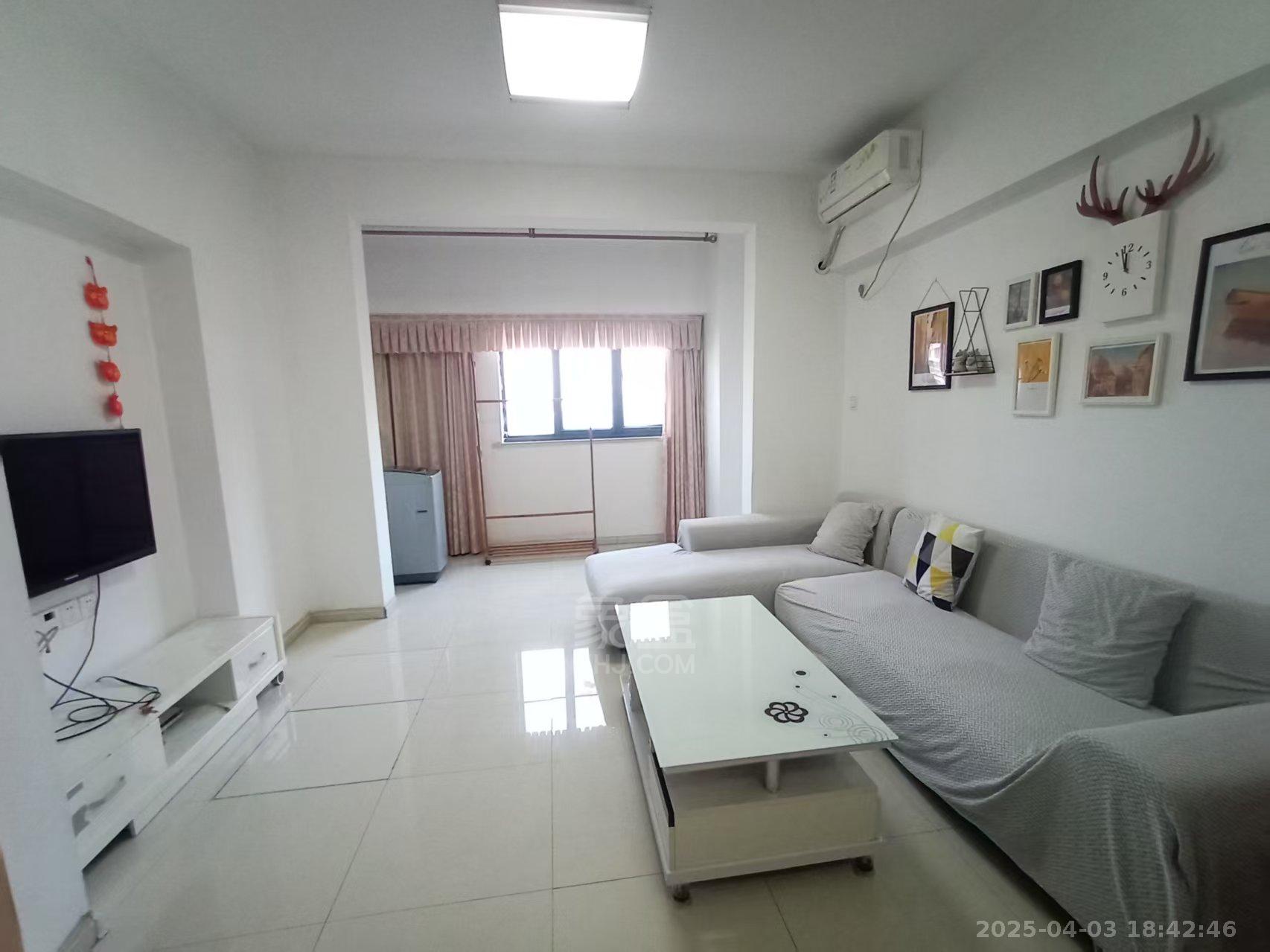 山水国际  1室1厅1卫    1200.0元/月 山水国际  1室1厅1卫    1200.0元/月室内图