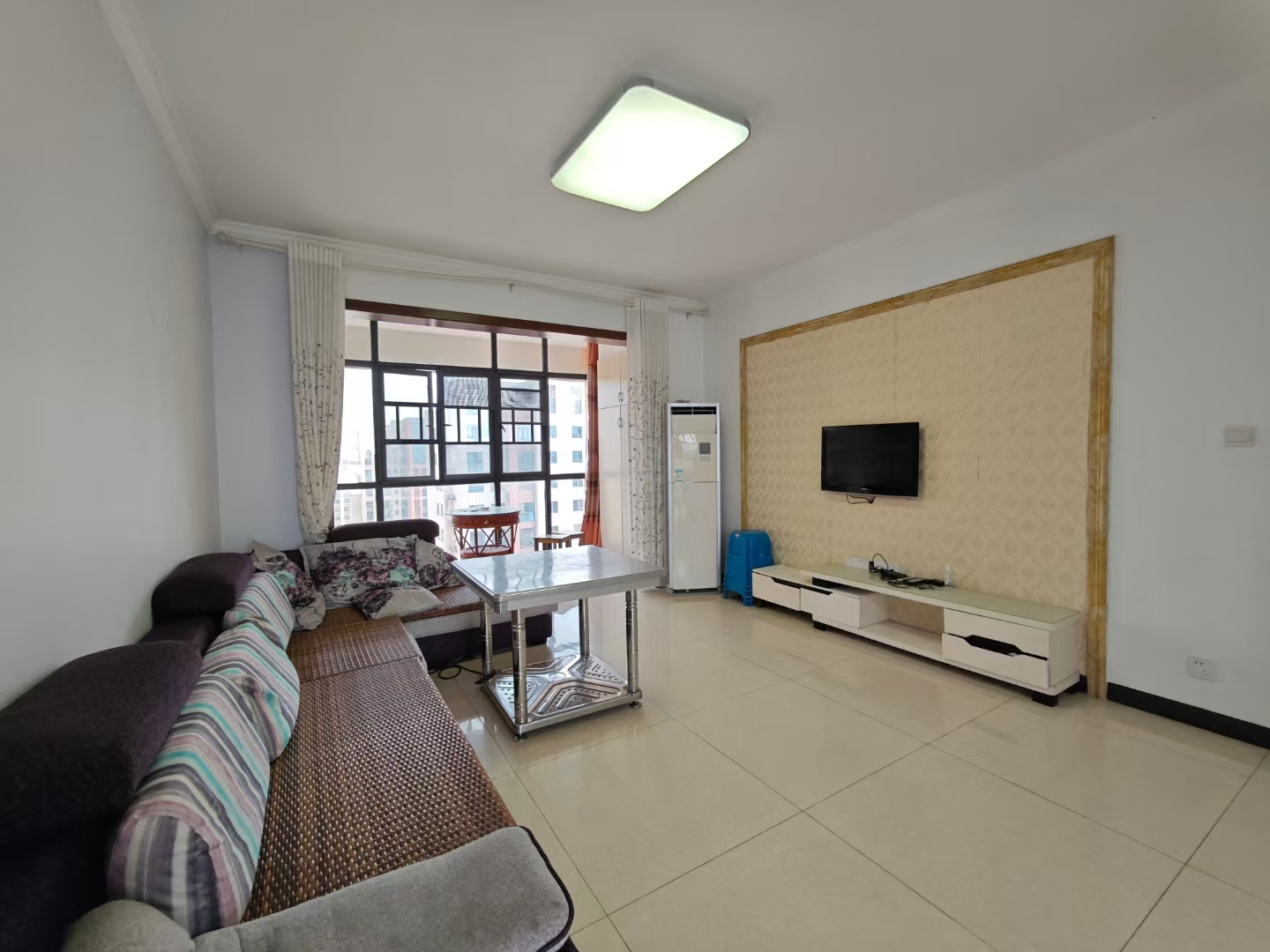 百弘学府城  3室2厅2卫    59.8万 百弘学府城  3室2厅2卫    59.8万客厅