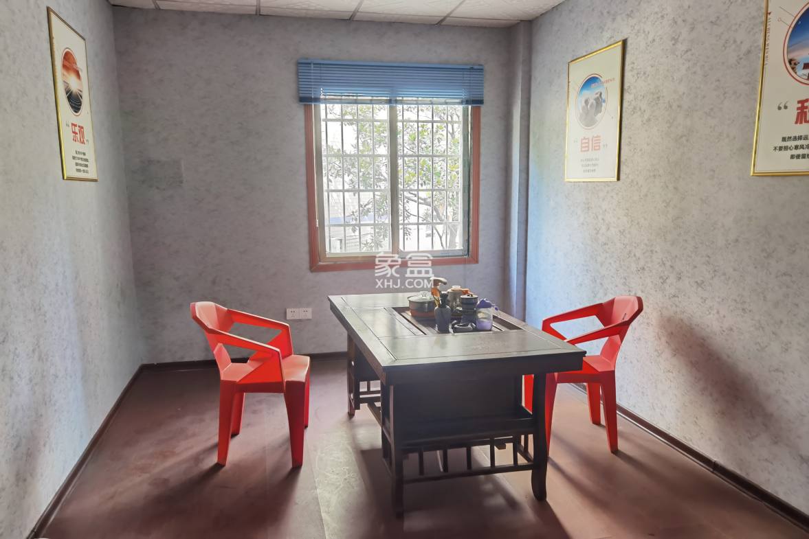 鑫都苑  3室1厅1卫    2000.0元/月 鑫都苑  3室1厅1卫    2000.0元/月室内图