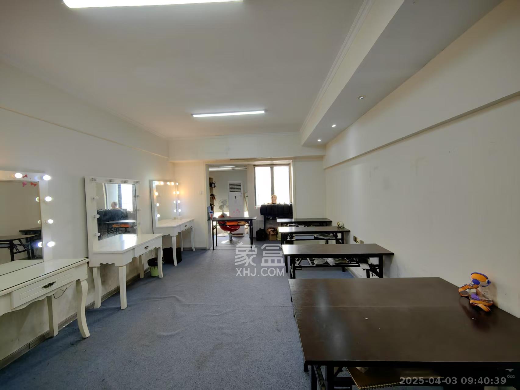 亚商国际 1室1厅1卫 1400.0元/月 亚商国际 1室1厅1卫 1400.0元/月室内图