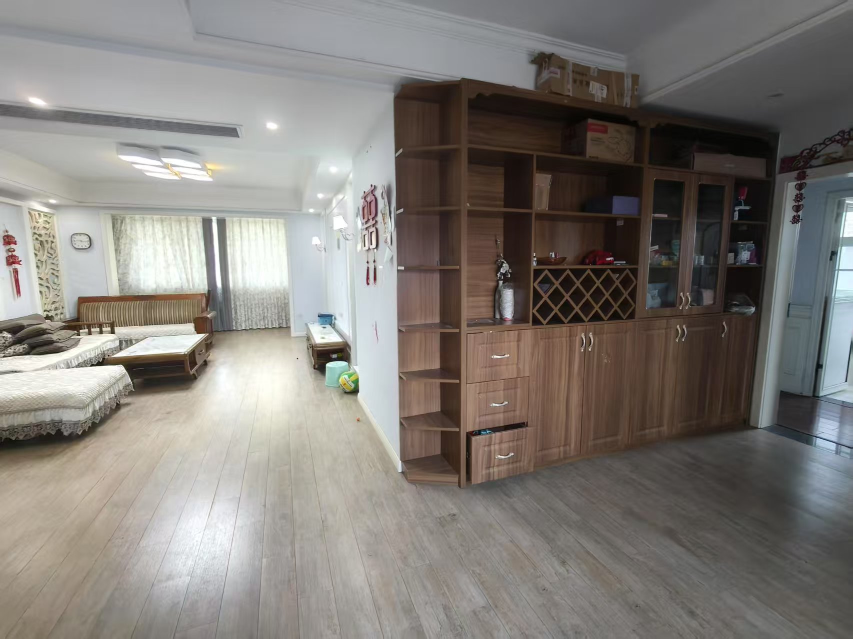 福泽大厦 4室2厅2卫 1800.0元/月 福泽大厦 4室2厅2卫 1800.0元/月室内图