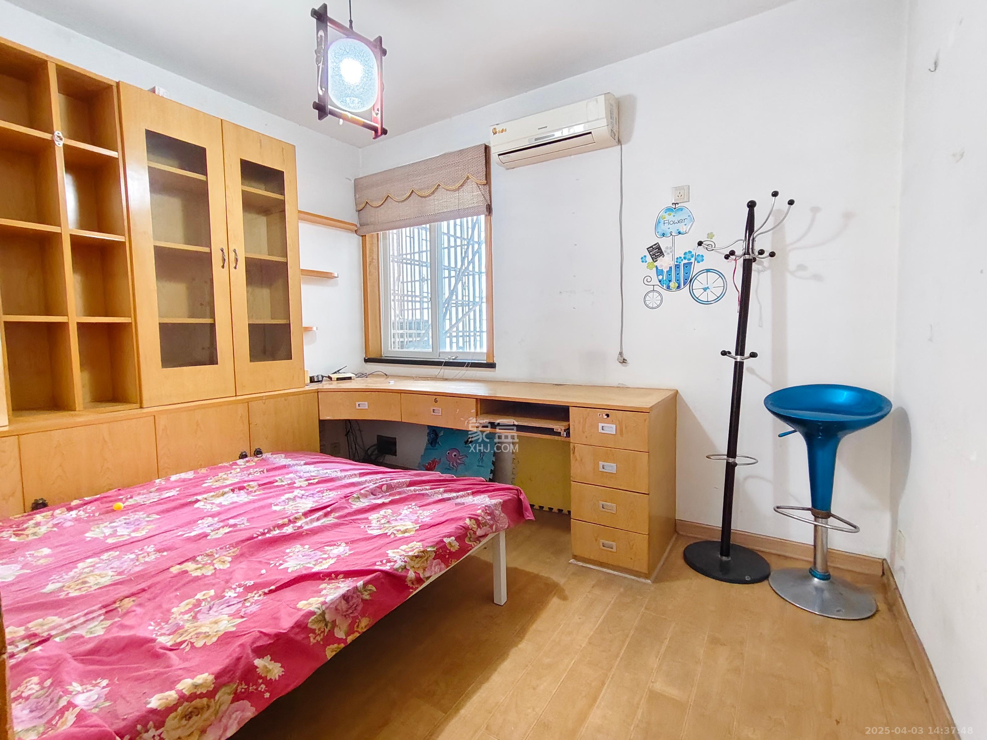 新桥小区  3室2厅1卫   1900.00元/月室内图