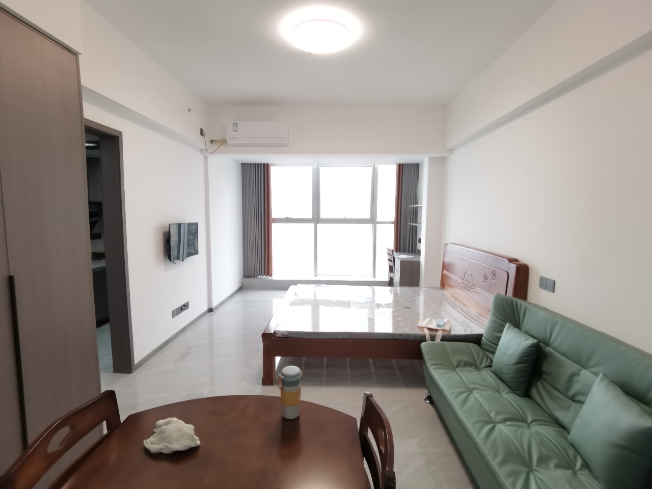 雄森国际  1室1厅1卫    1400.0元/月 雄森国际  1室1厅1卫    1400.0元/月