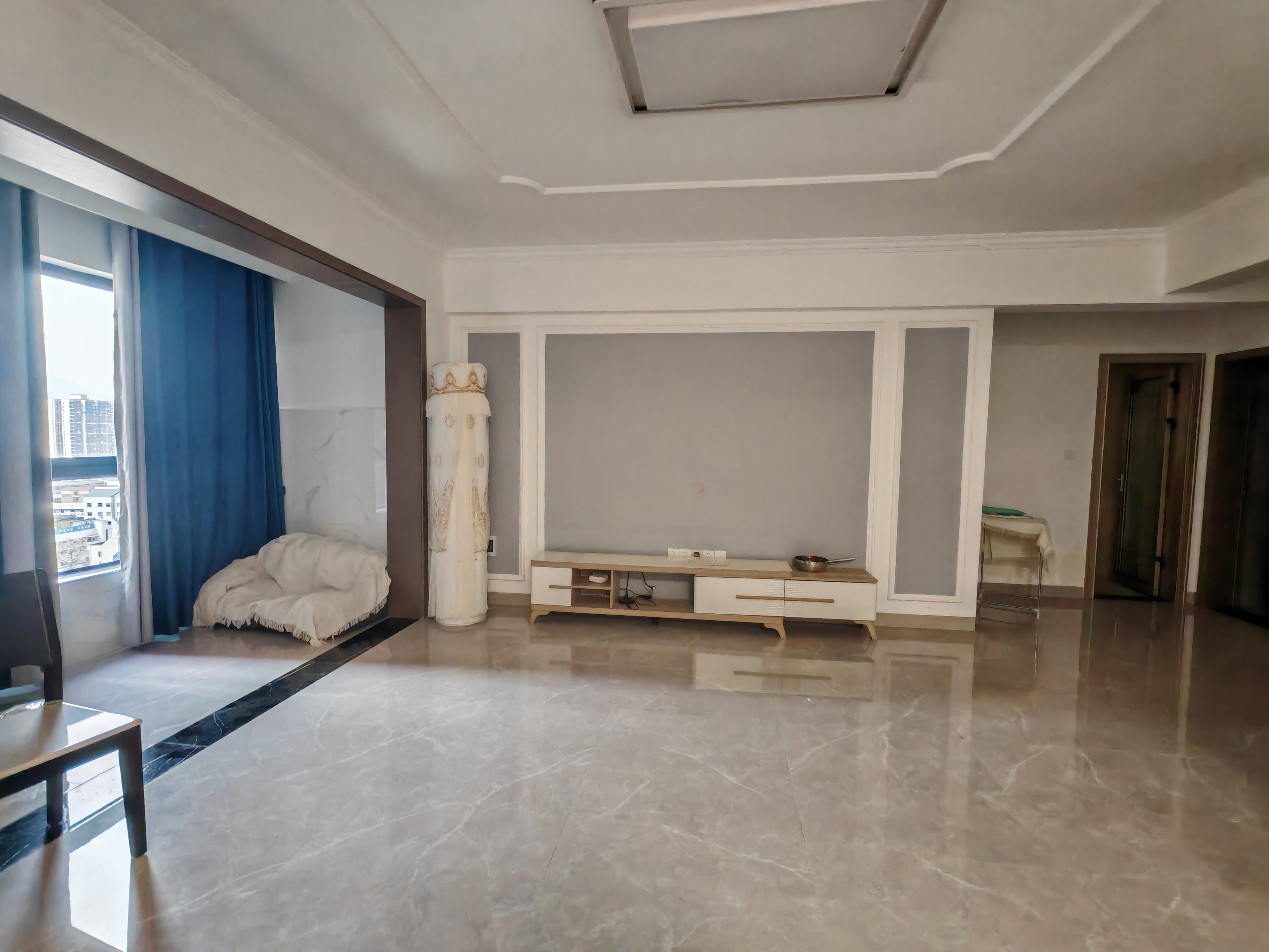 天门中央广场 4室2厅2卫 3000.0元/月 天门中央广场 4室2厅2卫 3000.0元/月室内图