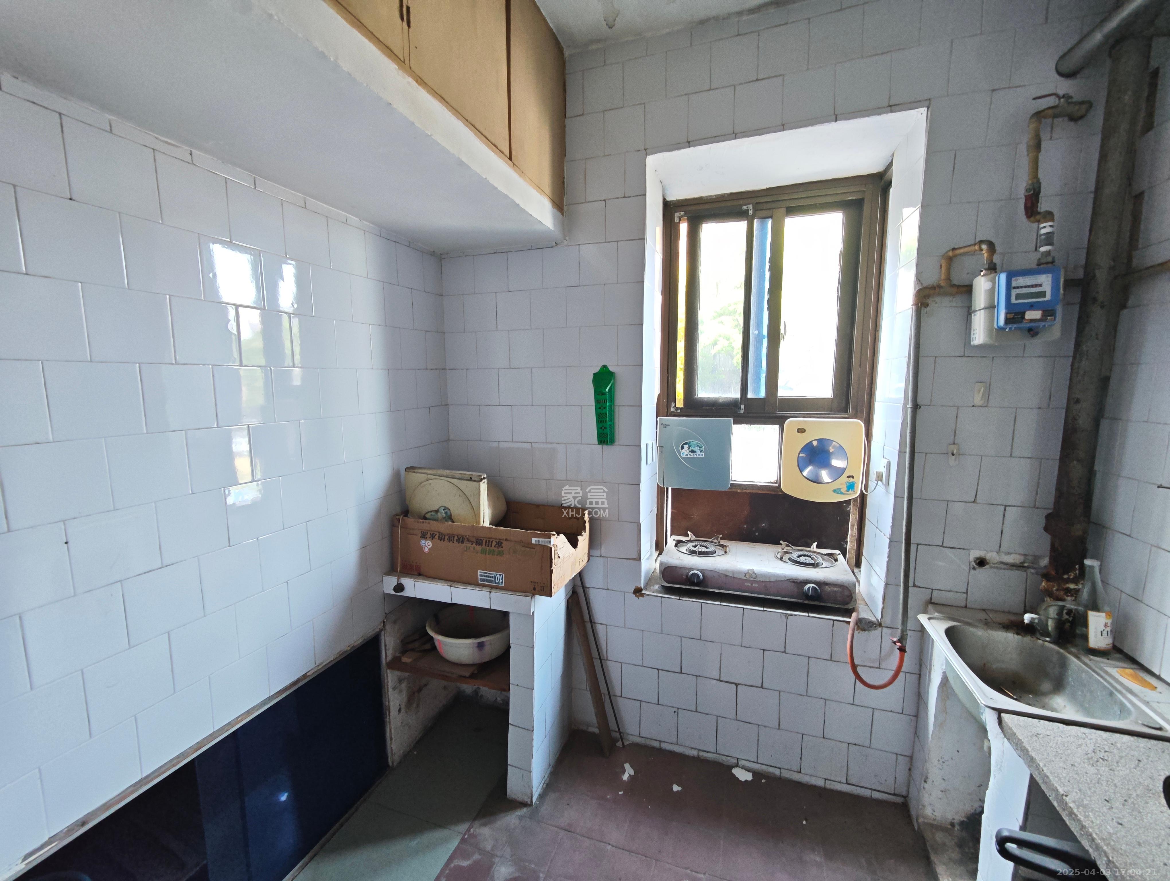 友谊路电视机厂宿舍 4室2厅1卫 1500.0元/月 友谊路电视机厂宿舍 4室2厅1卫 1500.0元/月室内图