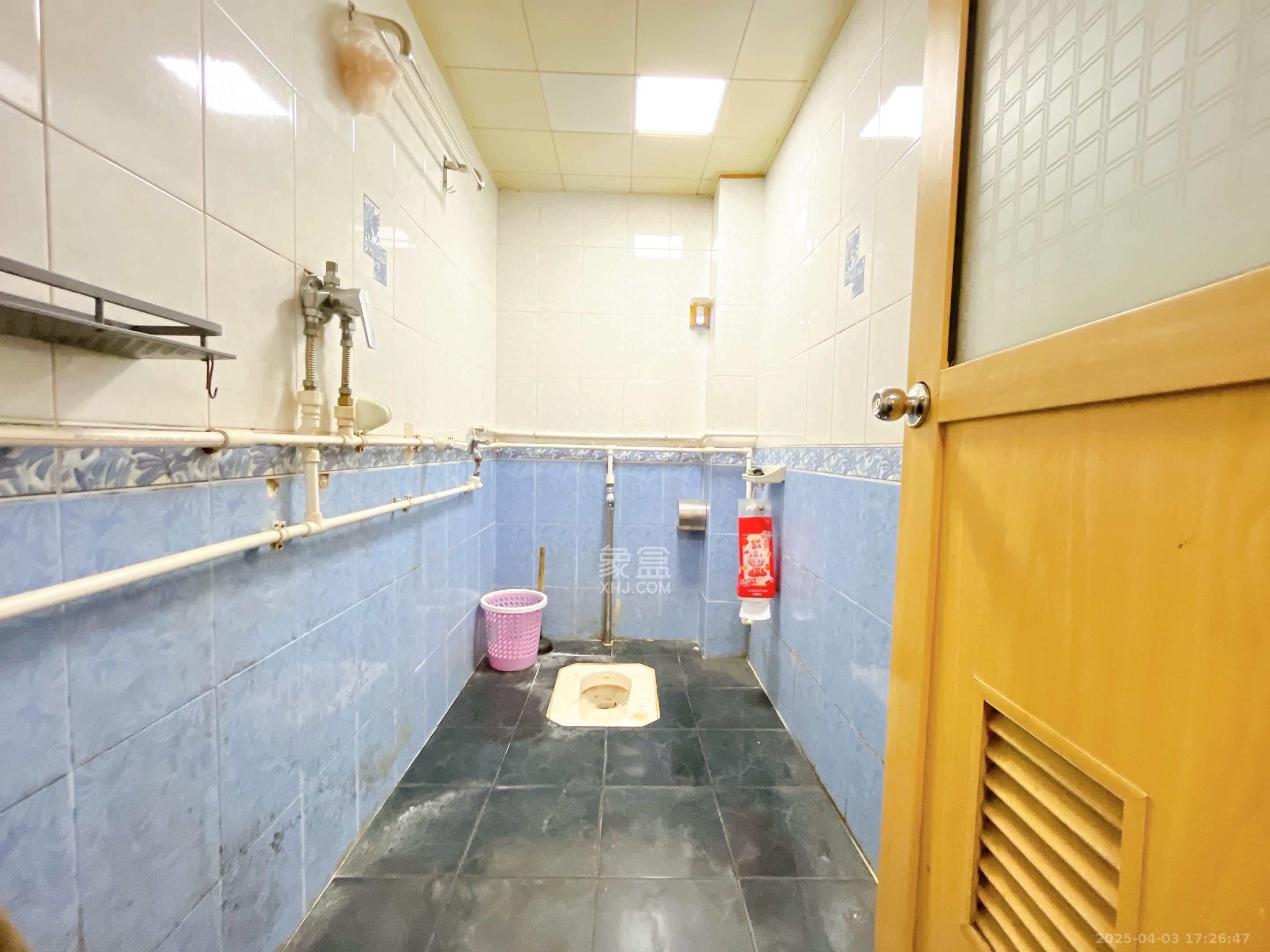 韵景商居  3室2厅2卫   2200.00元/月室内图