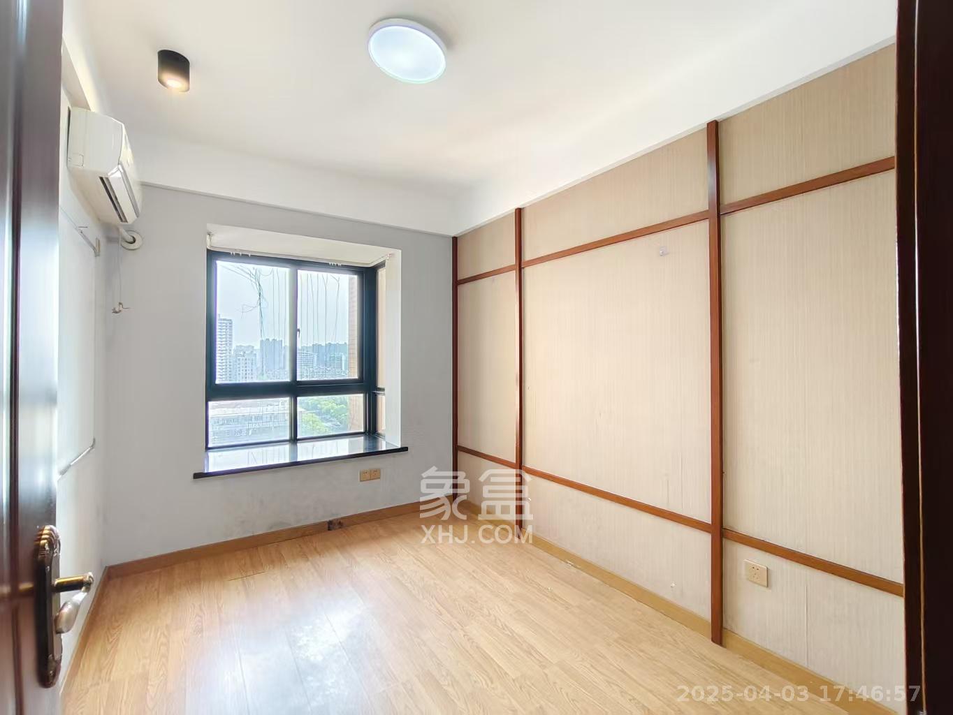东玺门  4室2厅2卫   3800.00元/月室内图