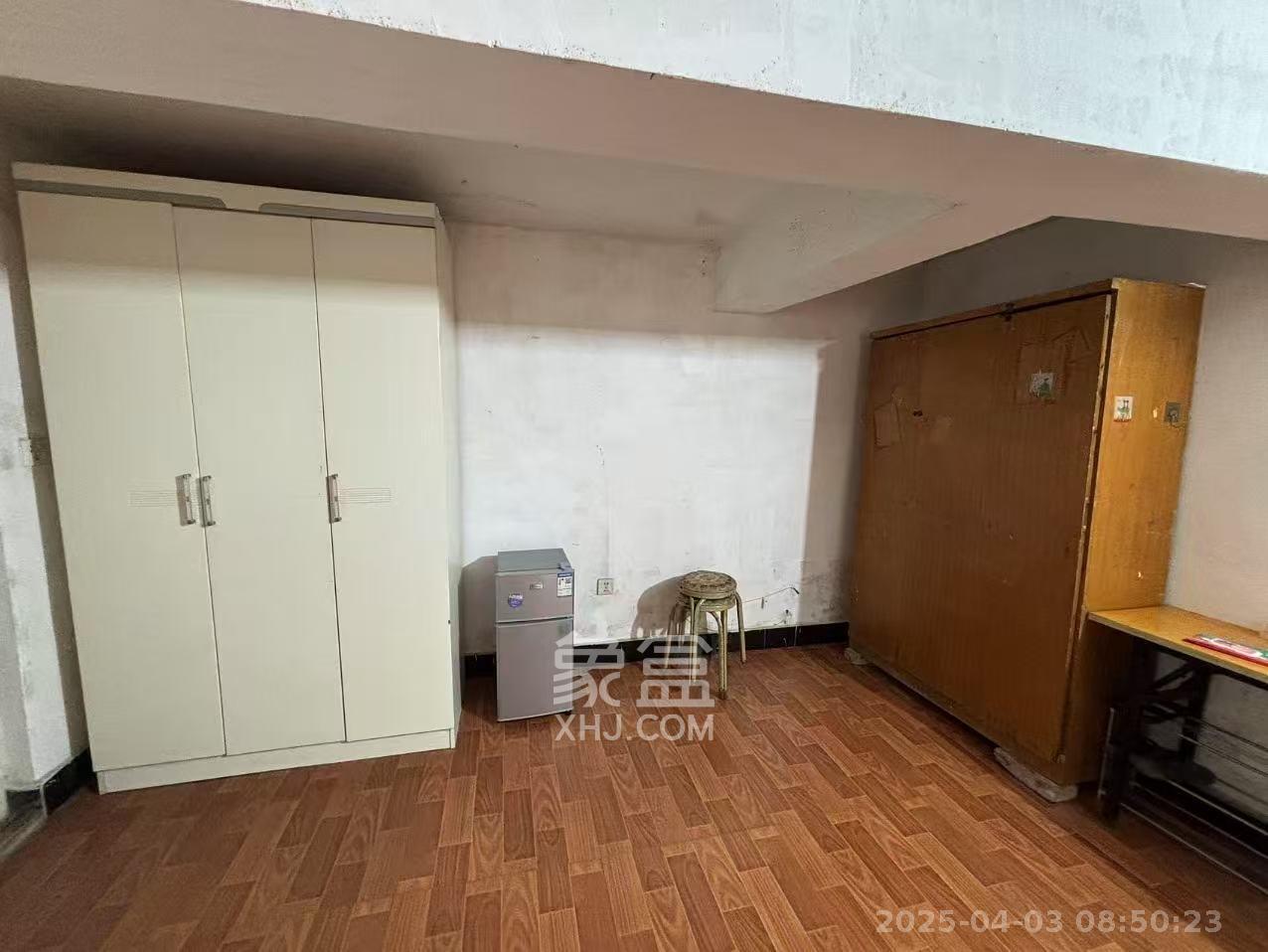 鄱阳小区 1室1厅1卫 700.0元/月 鄱阳小区 1室1厅1卫 700.0元/月室内图