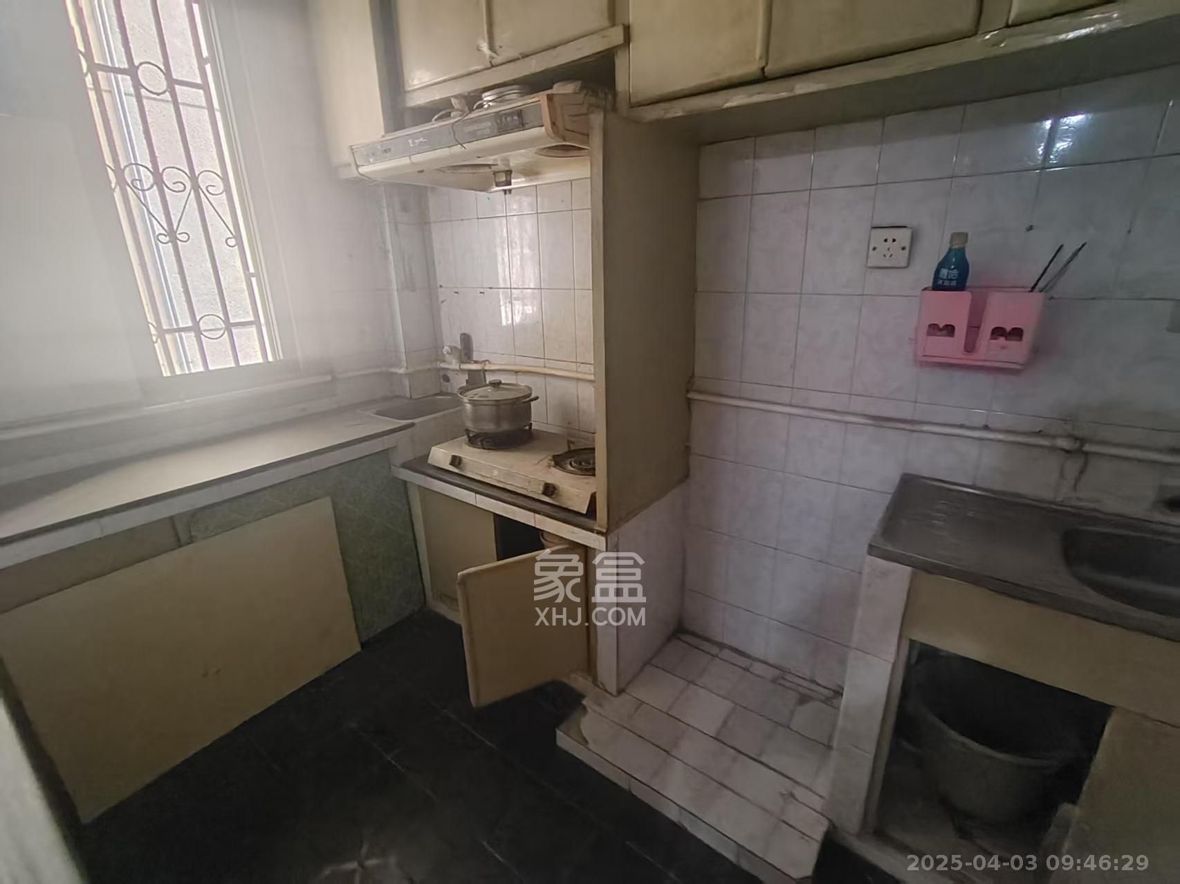 席草田散盘 3室1厅1卫 2000.0元/月 席草田散盘 3室1厅1卫 2000.0元/月室内图