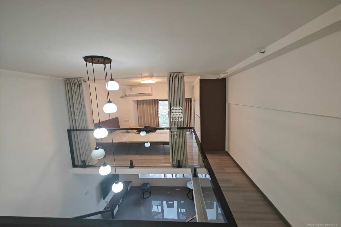 映客龙湖璟翠公馆(映客龙湖璟翠中心) 2室1厅2卫 2400.0元/月 映客龙湖璟翠公馆(映客龙湖璟翠中心) 2室1厅2卫 2400.0元/月室内图