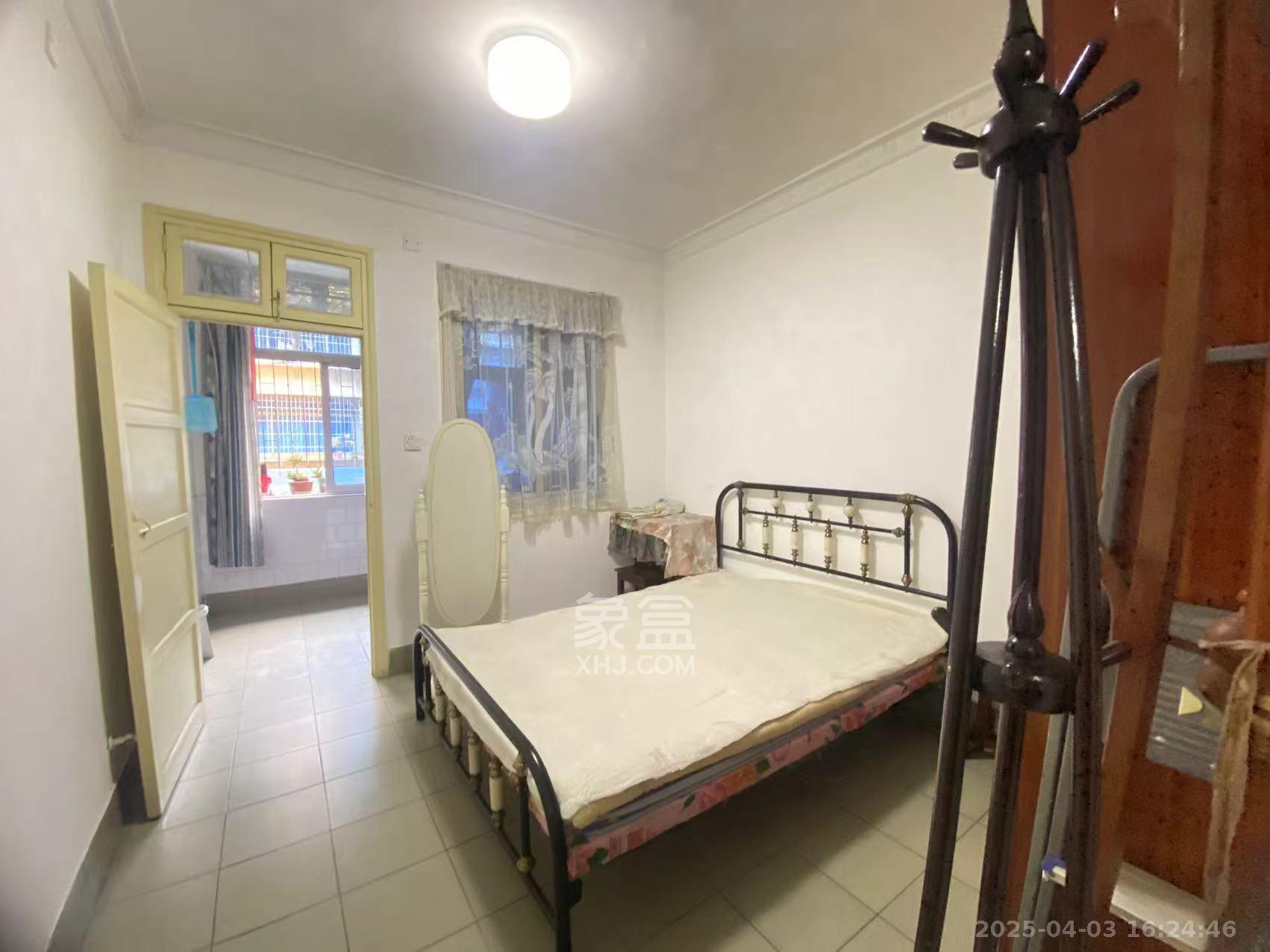 东进小区  1室0厅0卫    1200.0元/月 东进小区  1室0厅0卫    1200.0元/月室内图